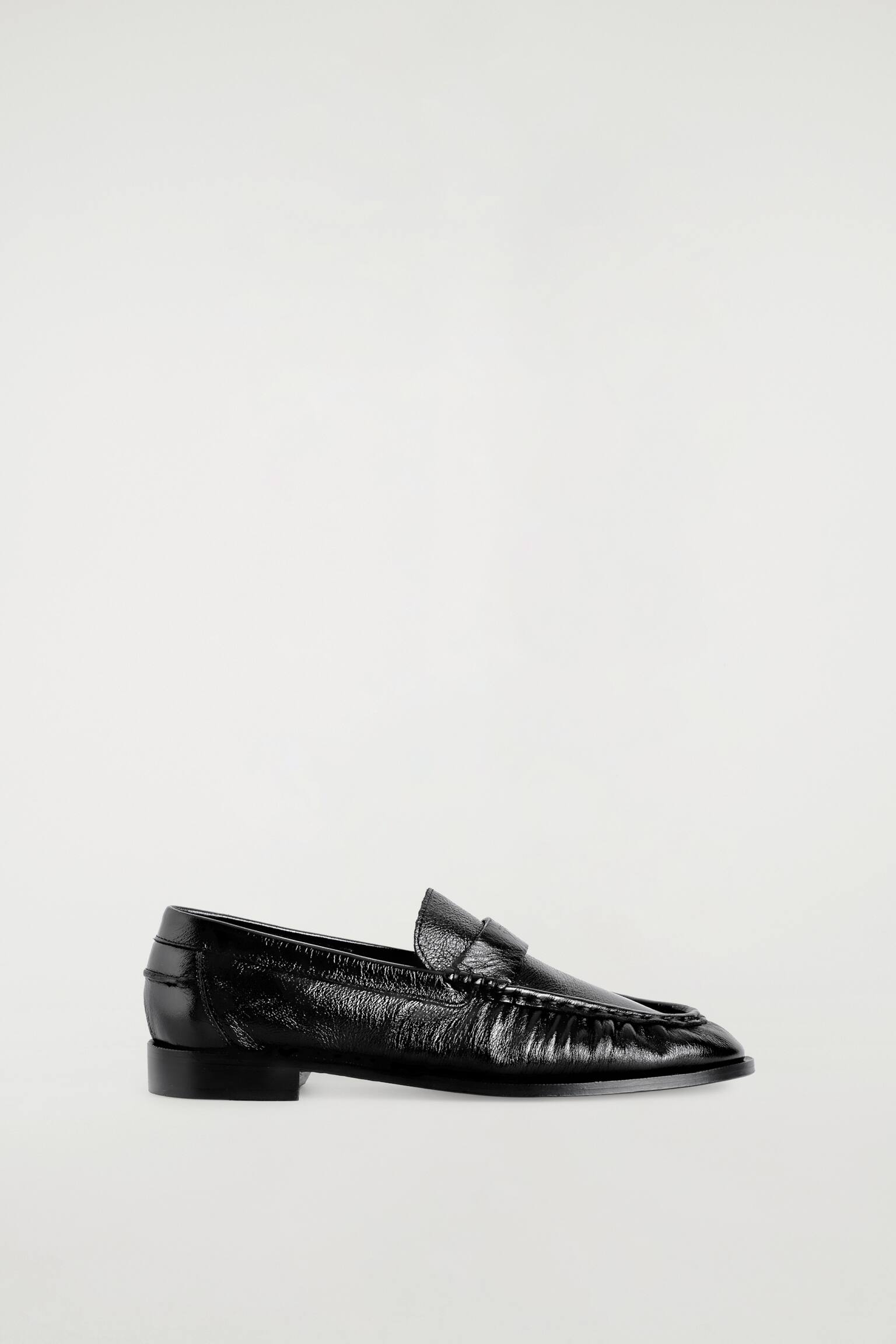 LEATHER MOCASSIN LOAFERS - שחור - 1