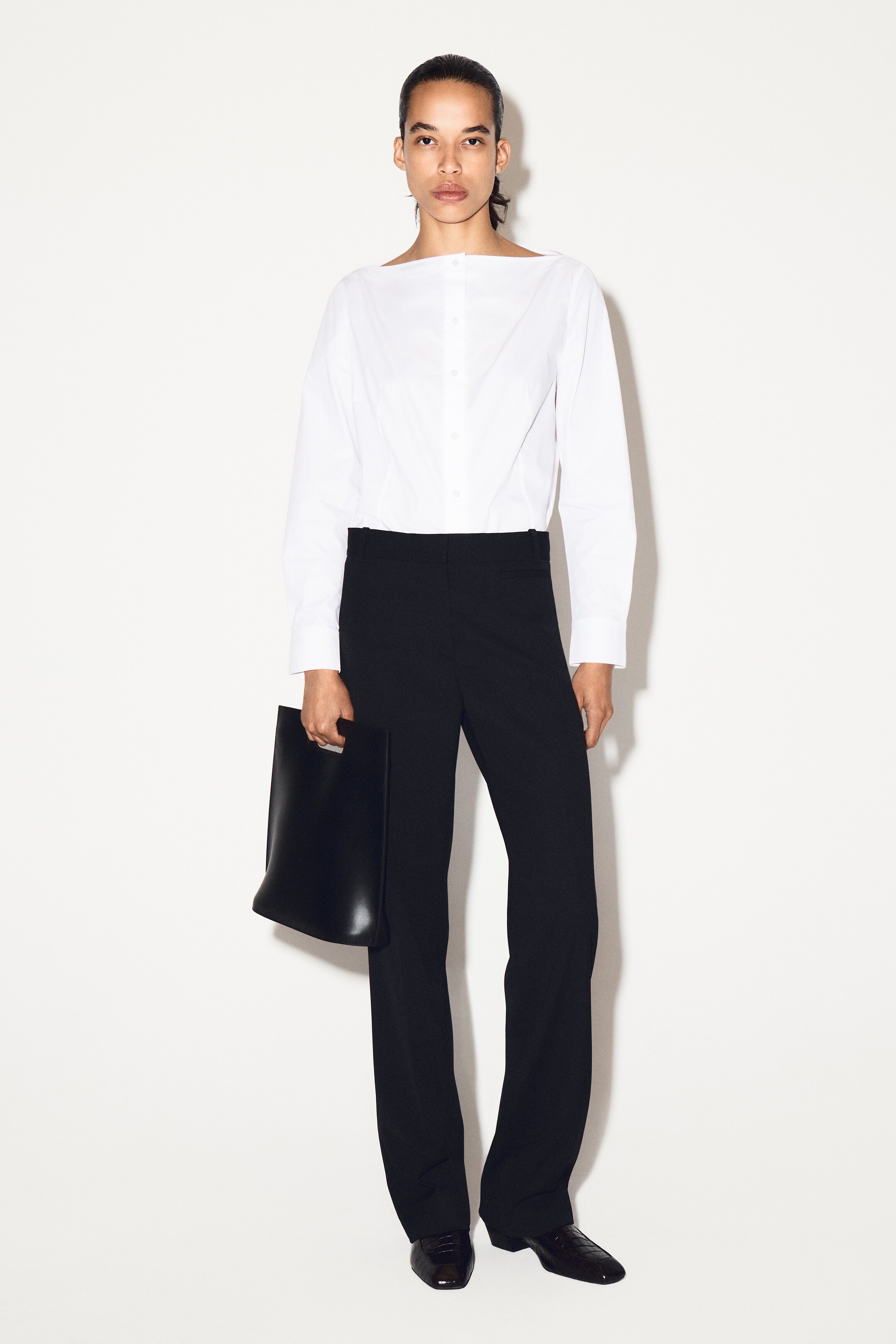 Größeres Bild anzeigen: HEMD AUS BAUMWOLLE MIT U-BOOT-AUSSCHNITT - WEISS - Ladies | H&M AT 7