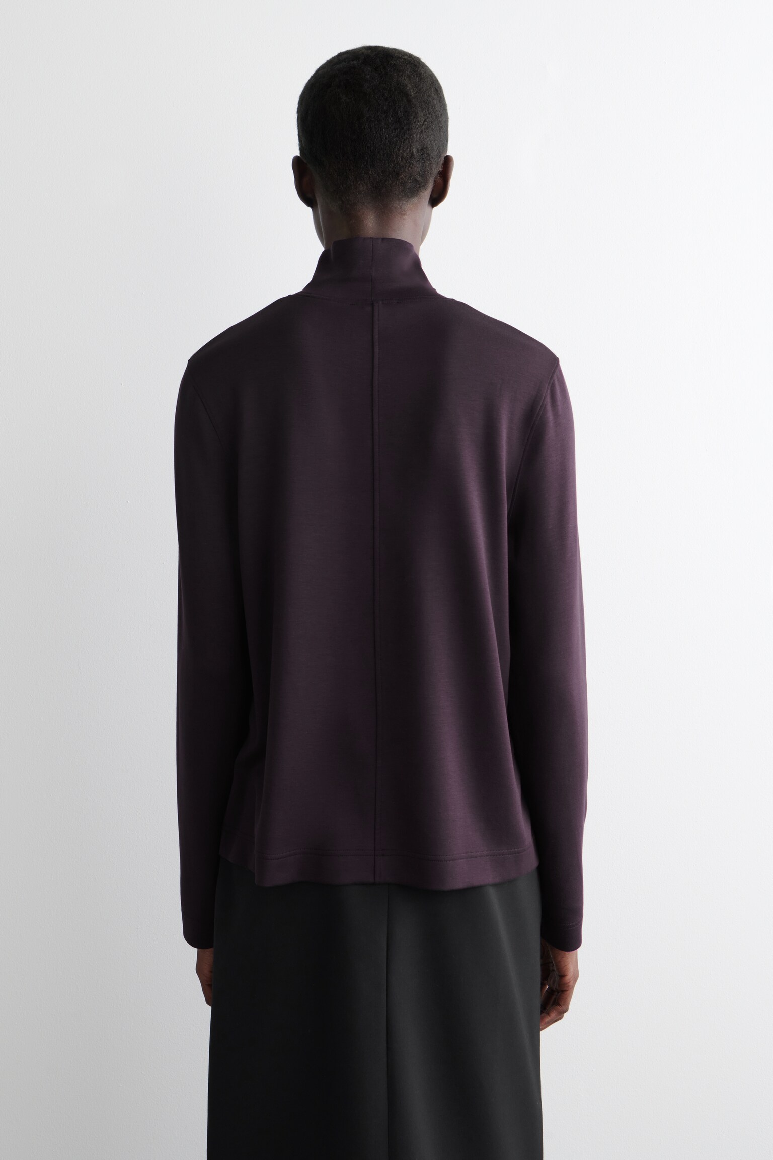 CAMISETA ELÁSTICA CON CUELLO ALTO - MORADO/BLANCO - 5