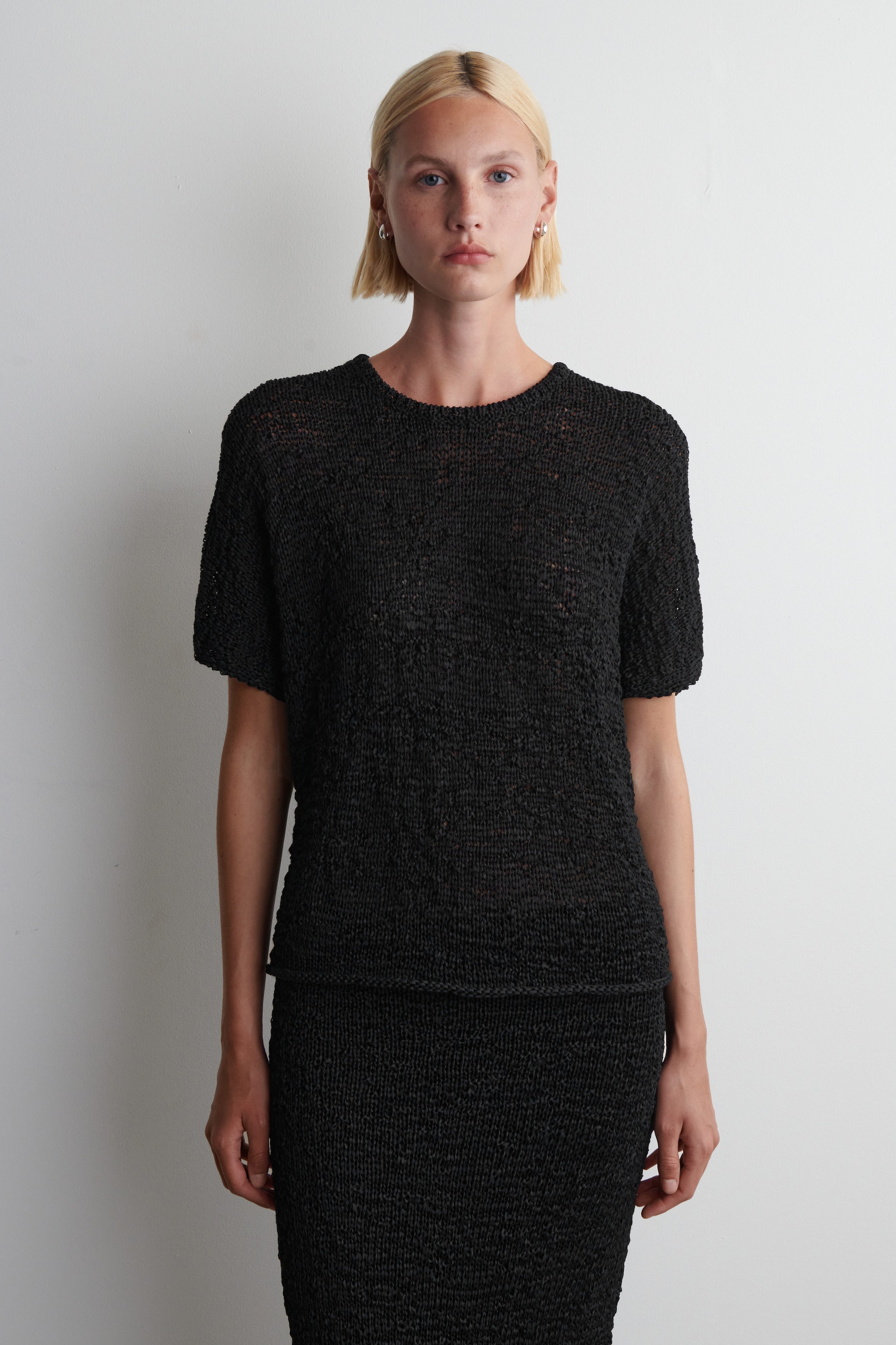 TEXTURED OPEN-KNIT TOP
