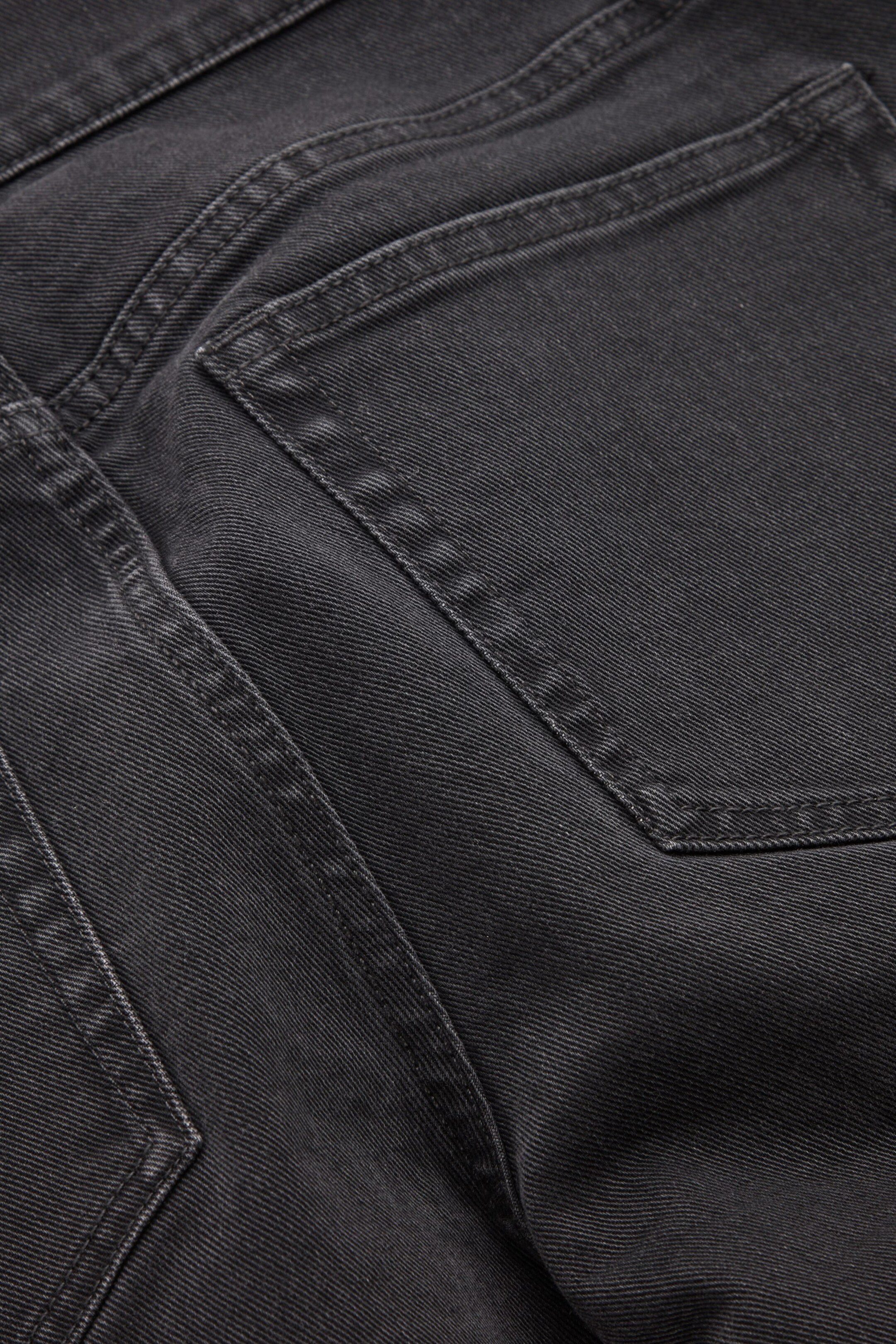 StillMedia/DescriptiveDetail