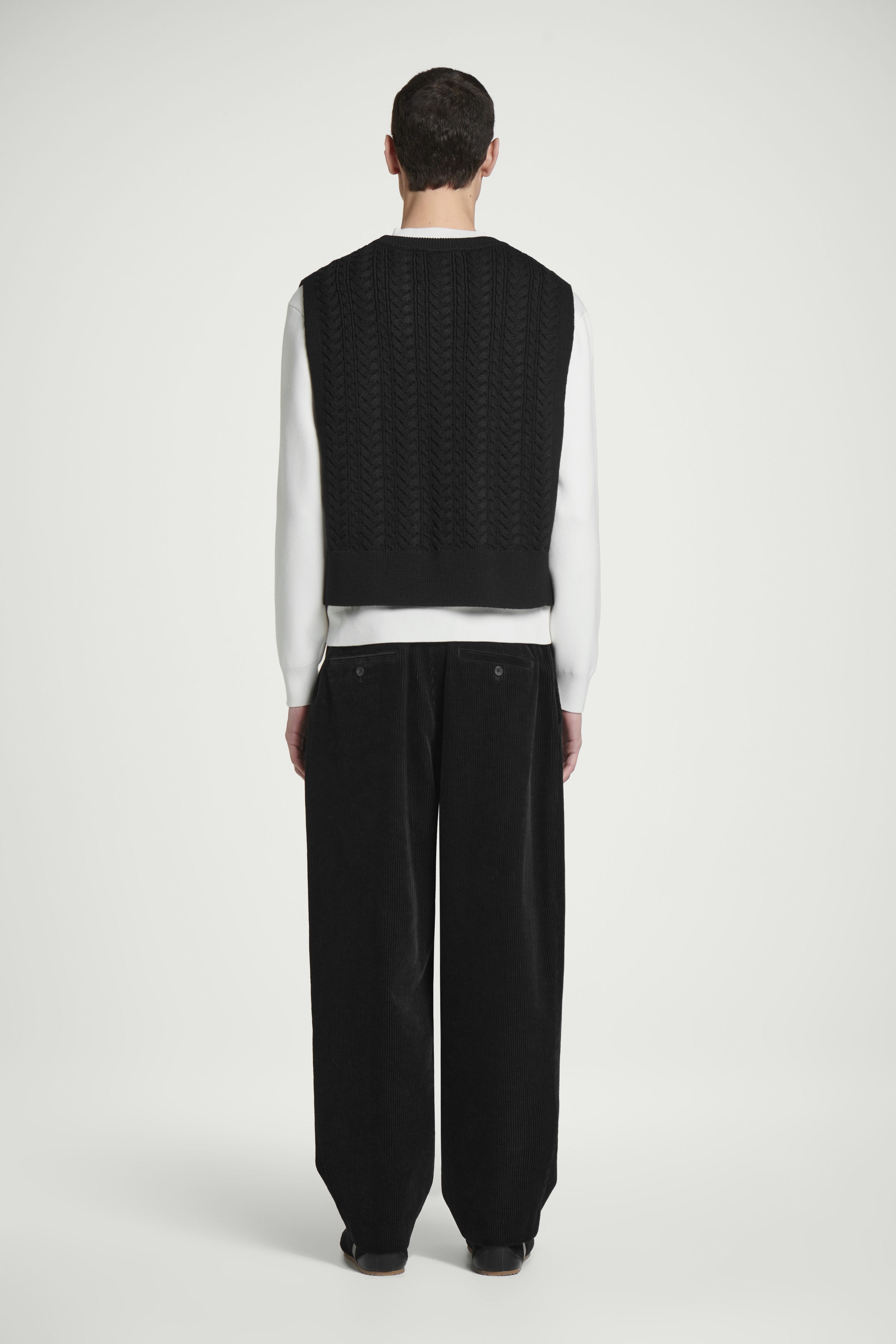 【最終値下げ！】　ikkuna knitted vest Hardy Knitted Vest / Black – J.Lindeberg