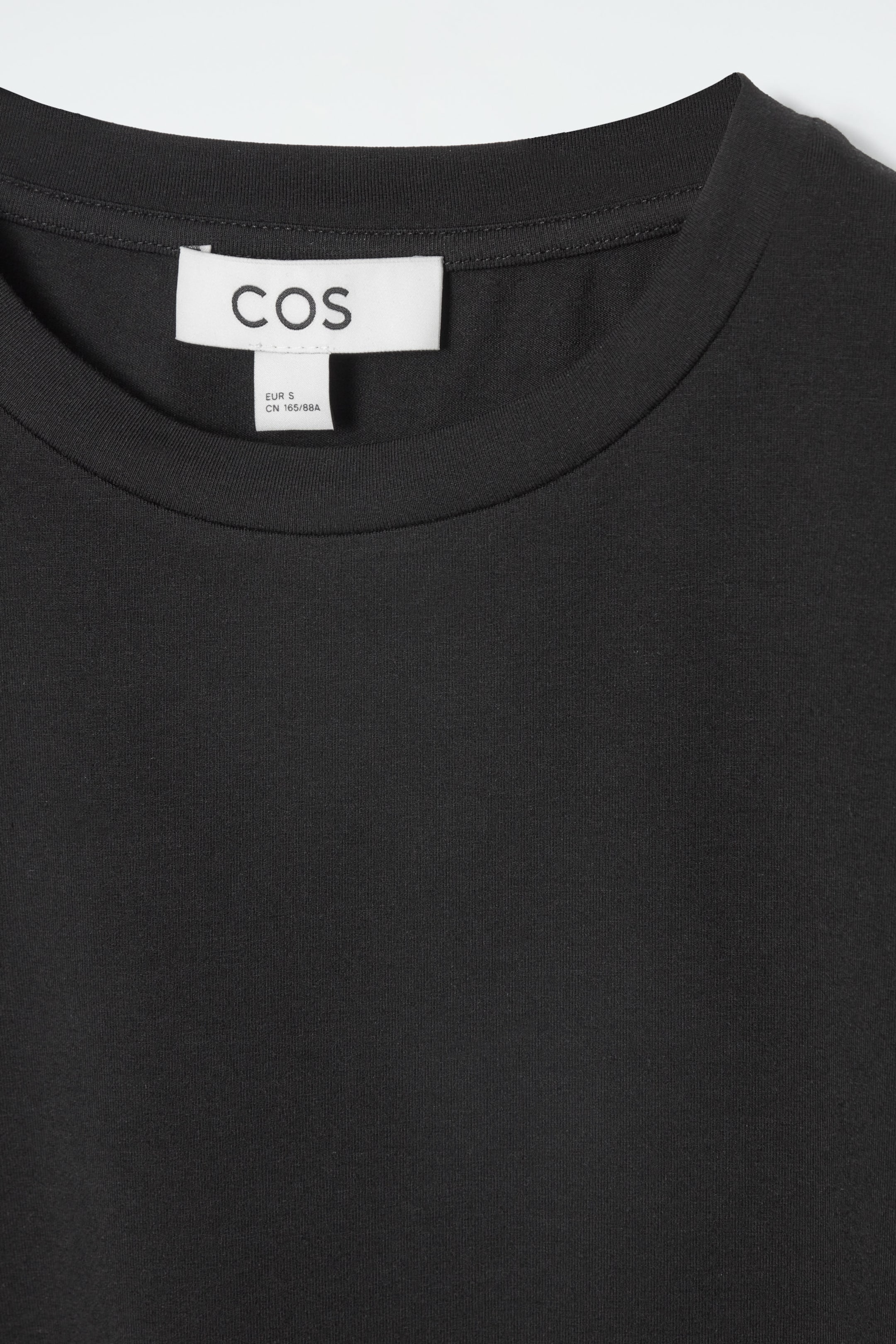 SHRUNKEN T-SHIRT