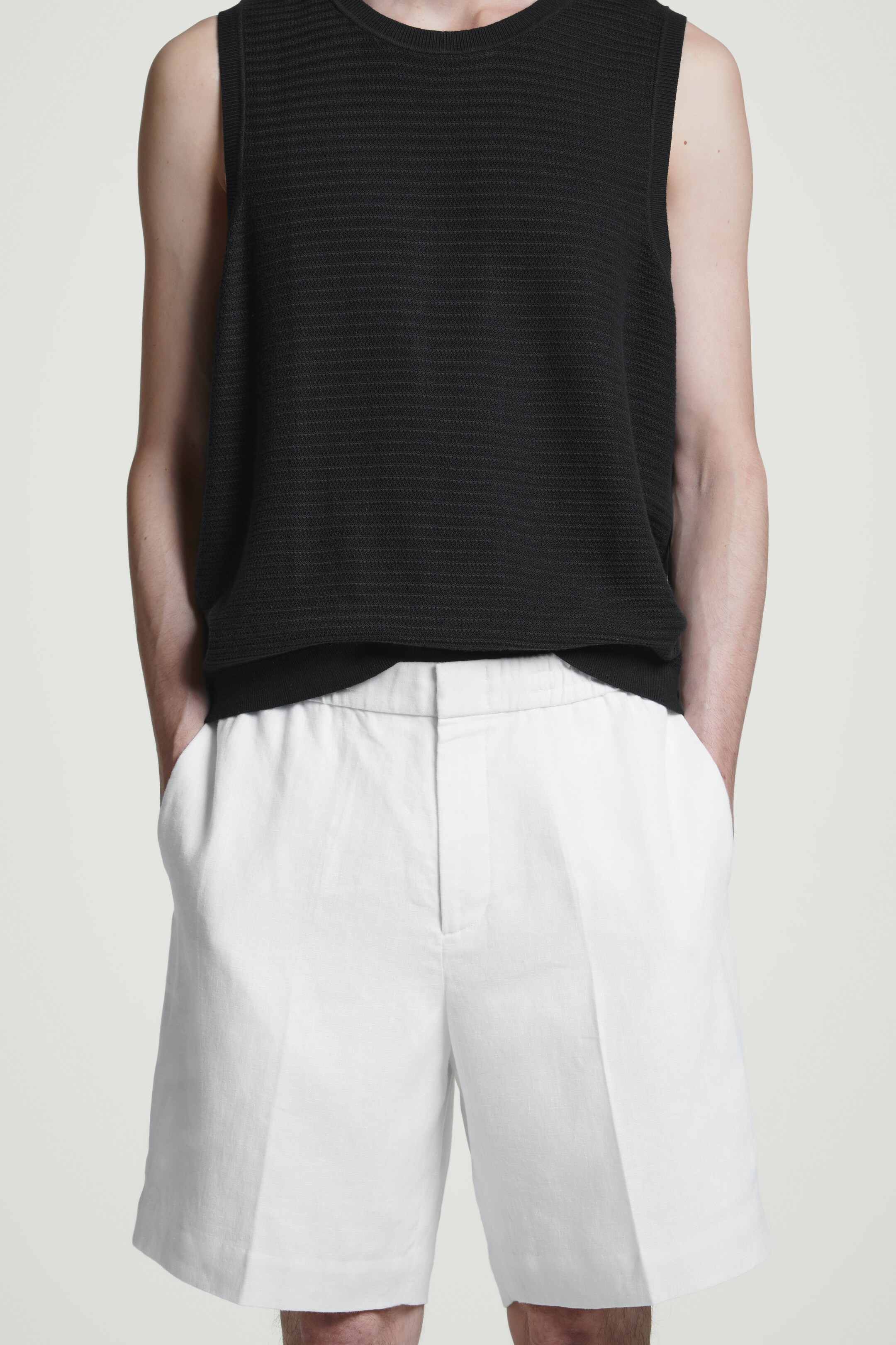 Agrandir l'image: SHORT TAILLE ÉLASTIQUÉE EN LIN - BLANC - HOMME | H&M CH 5