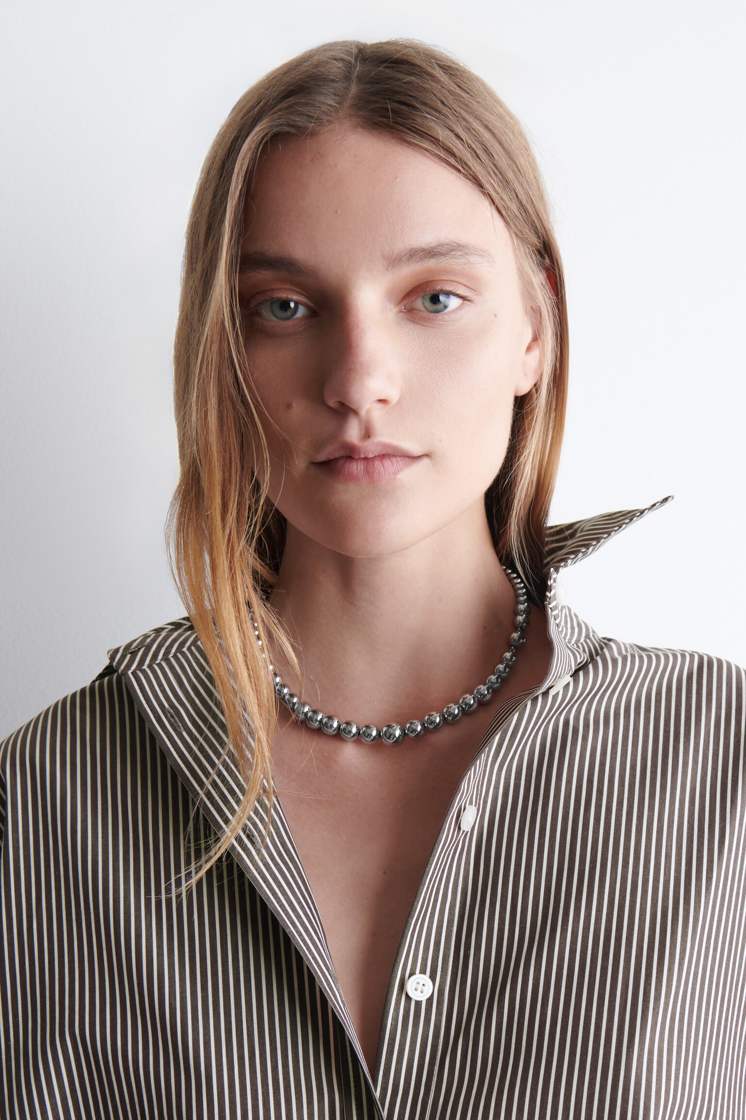 BEADED NECKLACE - SILVER/GOLD