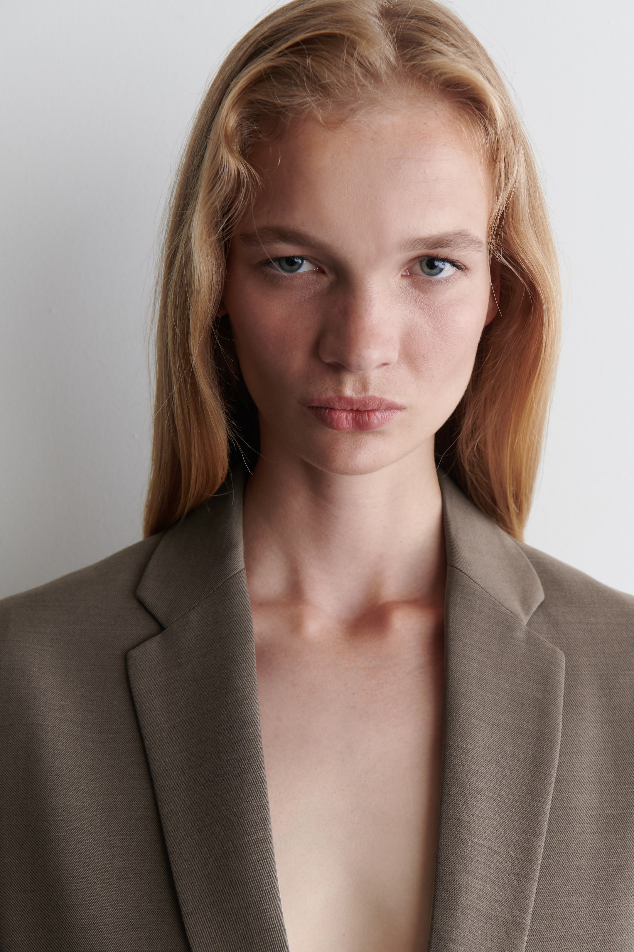Grösseres Bild ansehen: BLAZER AUS MERINOWOLL-MIX - BRAUN - DAMEN | H&M CH 4