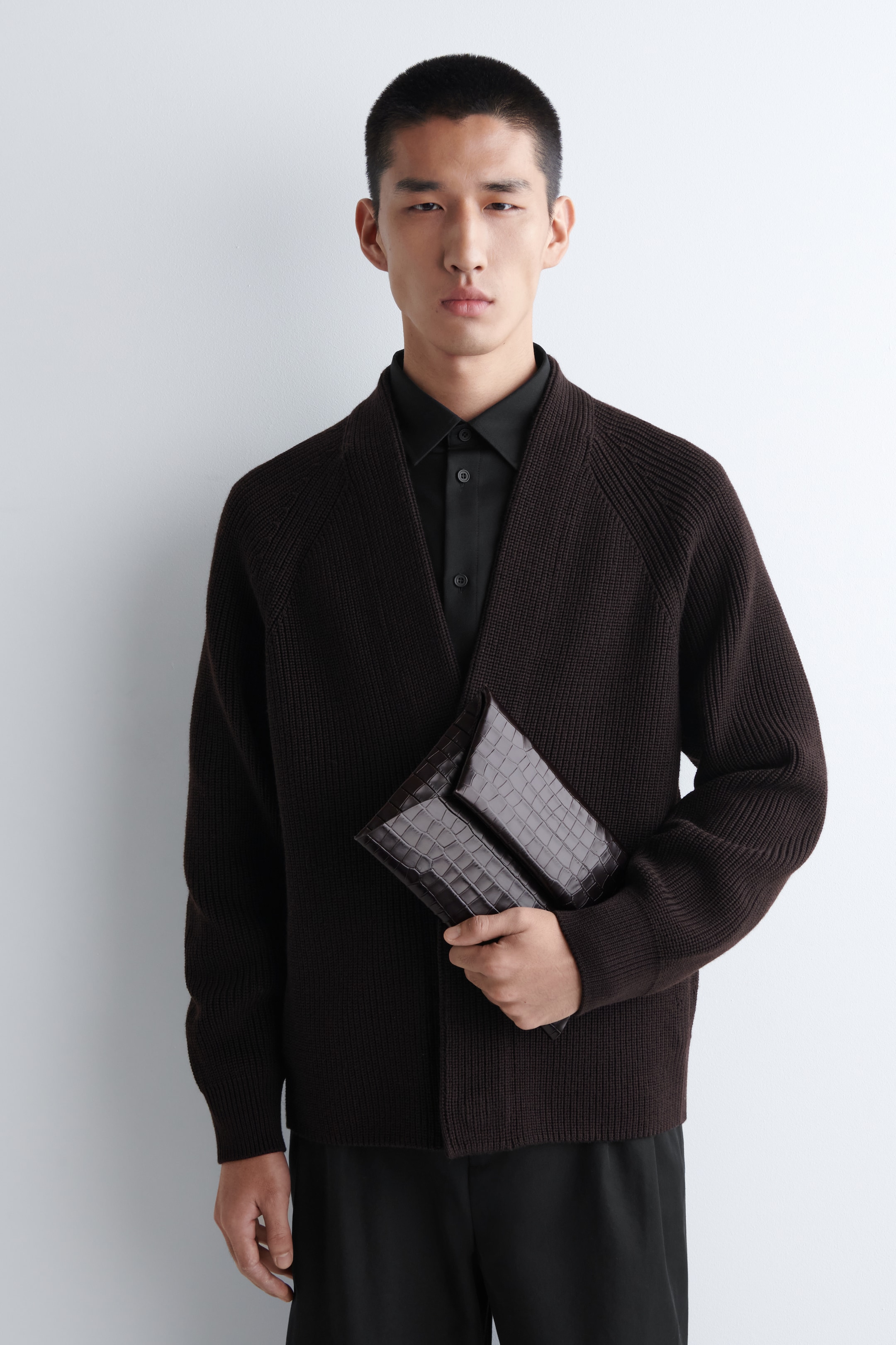 Ver imagem maior: Bolsa em pele com efeito crocodilo - CASTANHO - HOMEM | H&M PT 1