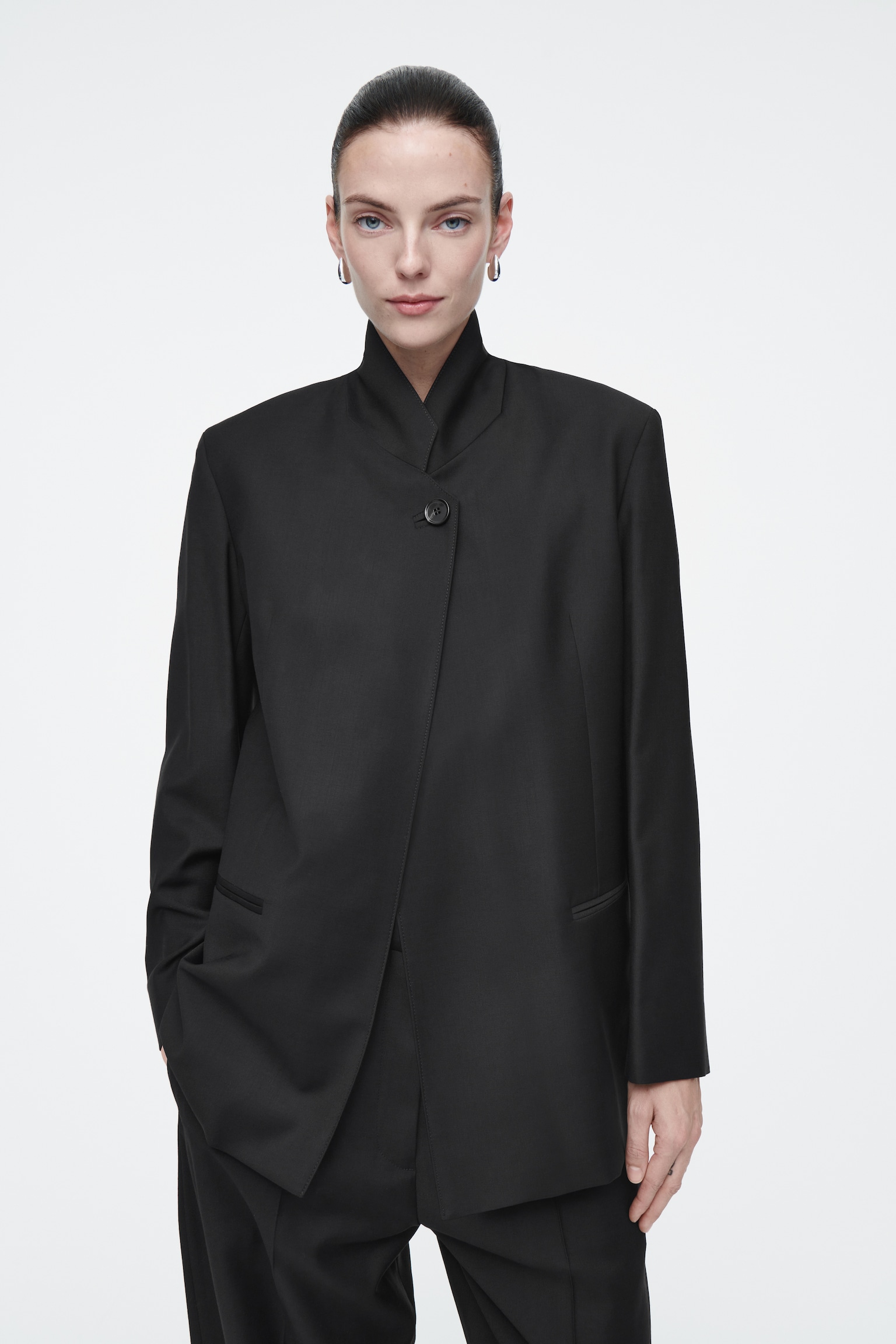 STAND-COLLAR WOOL BLAZER - BLACK