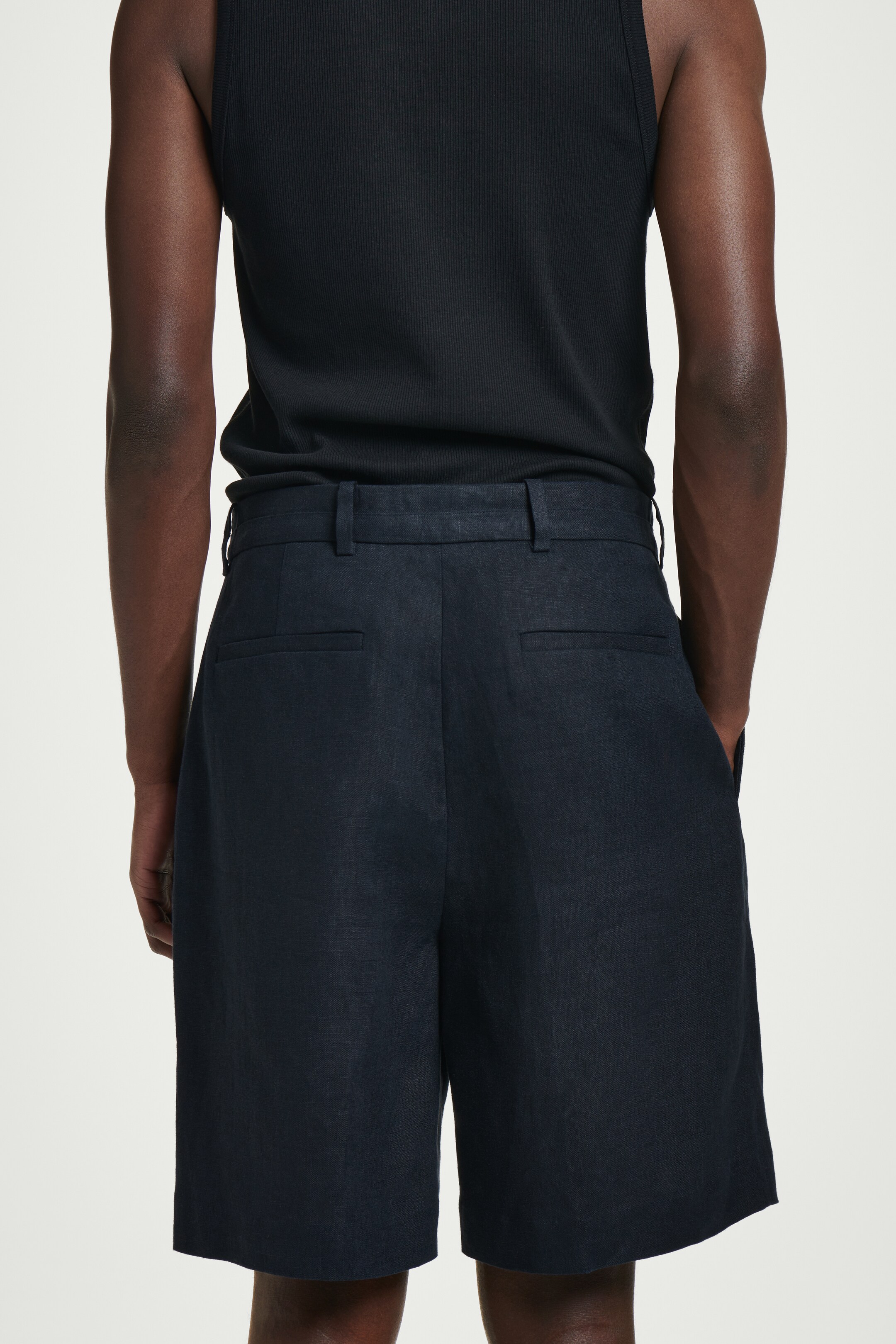 Grösseres Bild ansehen: ELEGANTE LEINENSHORTS MIT KORDELZUGBUND - NAVYBLAU - HERREN | H&M CH 4