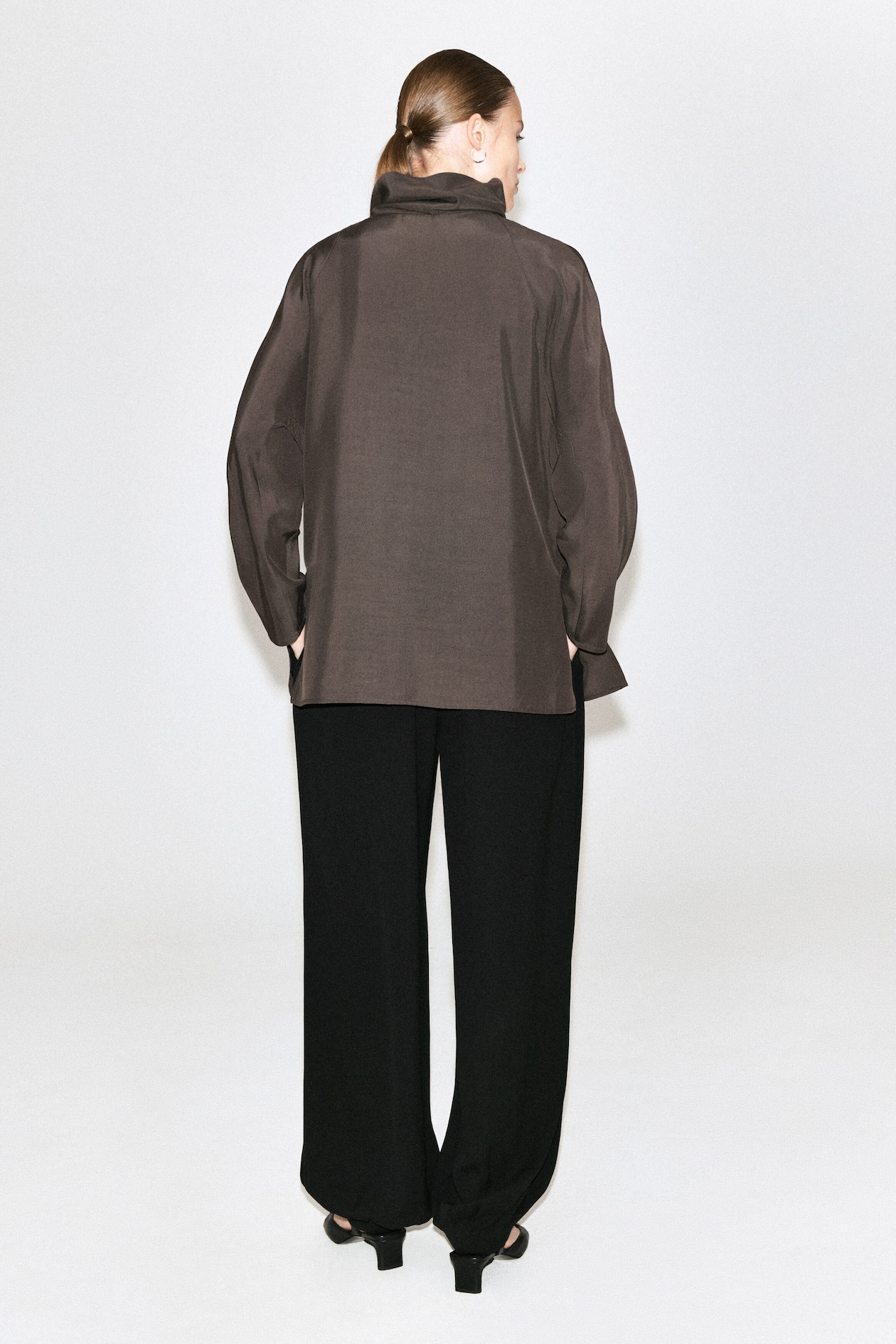 FLUID MOCK-NECK BLOUSE — GRAY