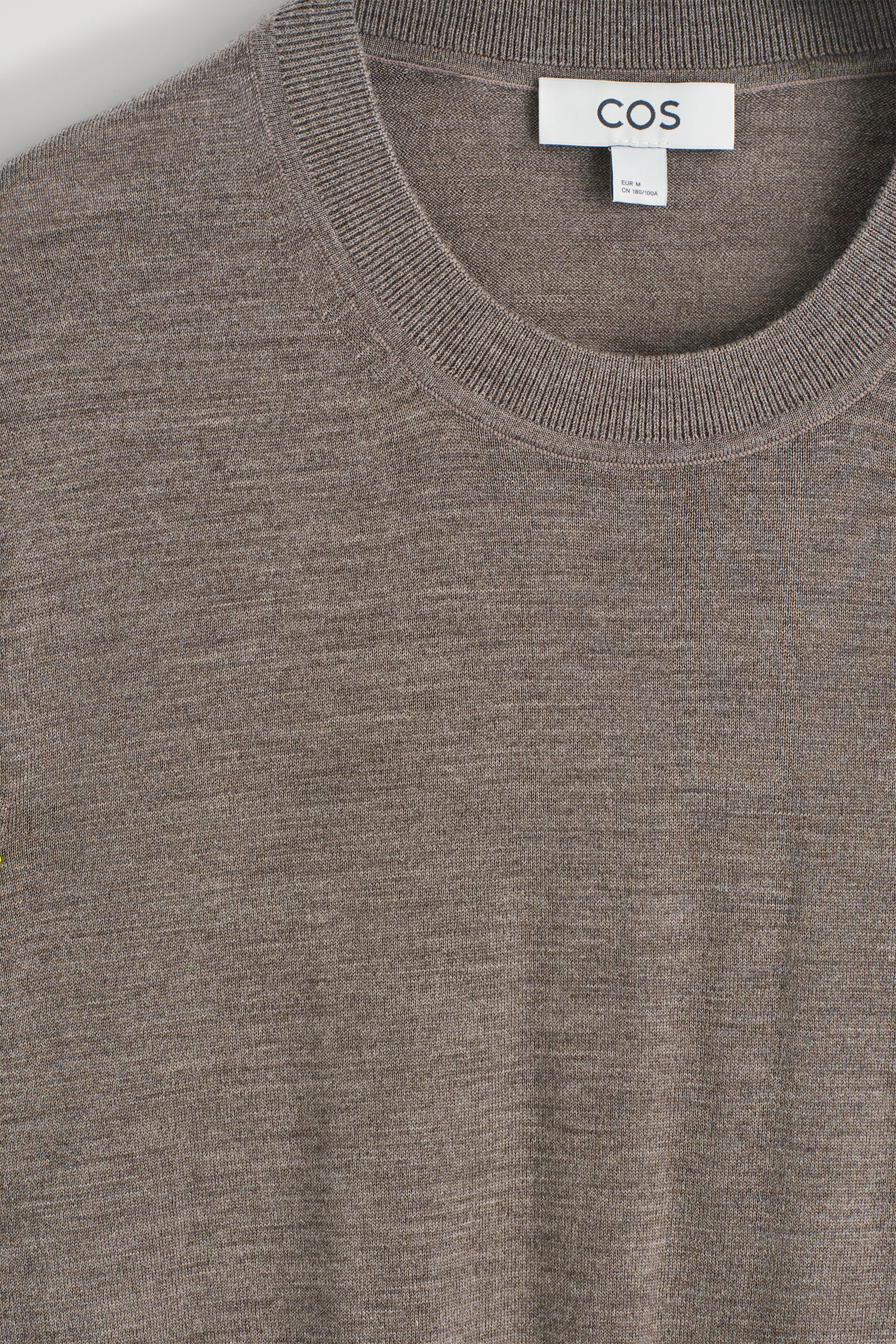 Grösseres Bild ansehen: SCHMALER MERINOWOLLPULLOVER MIT RUNDHALSAUSSCHNITT - BEIGE MELIERT - HERREN | H&M CH 6