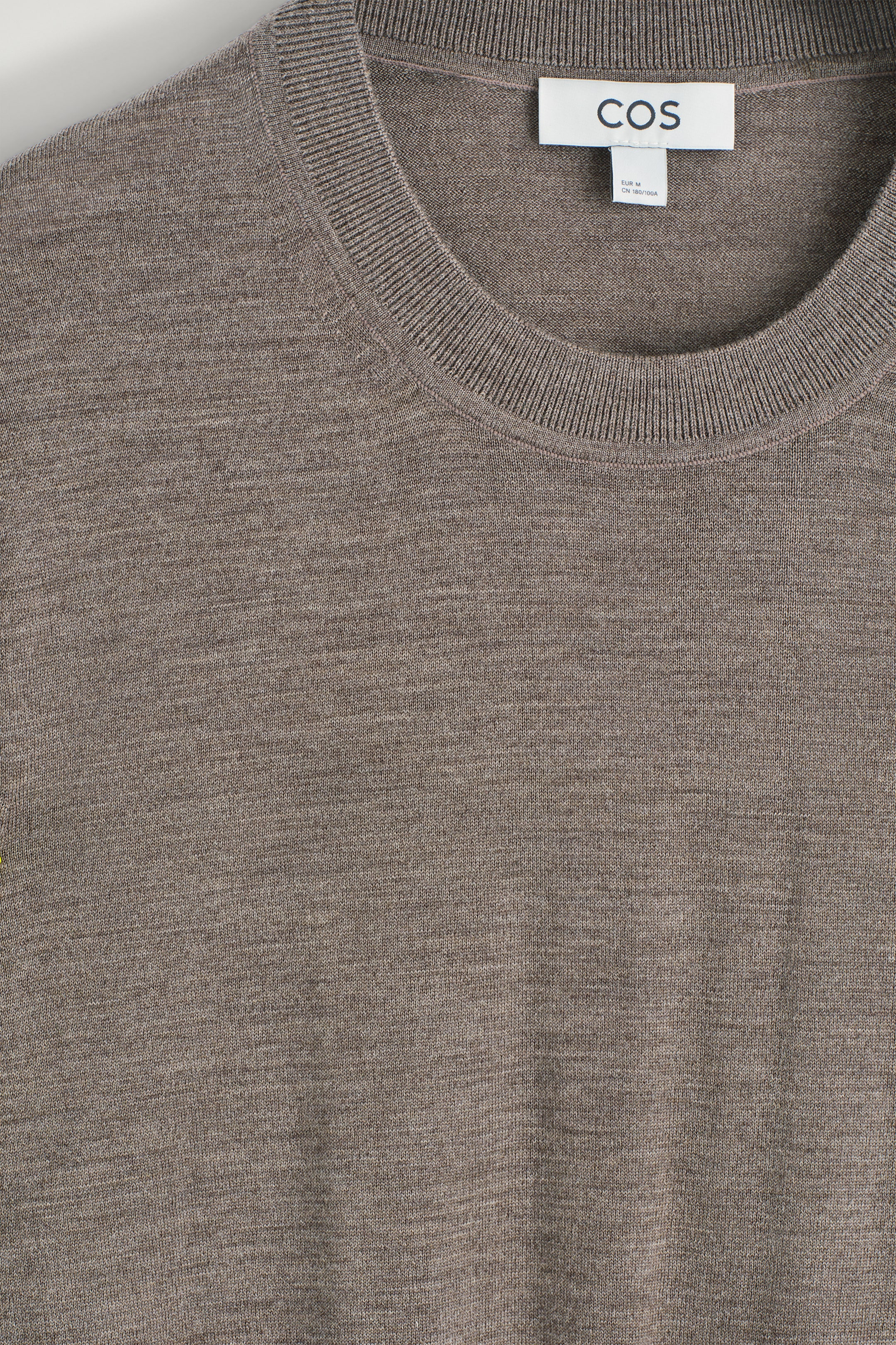 Grotere afbeelding bekijken: SLIM MERINO WOLLEN RONDE HALS TRUI - BEIGE MÉLANGE - HEREN | H&M BE 6