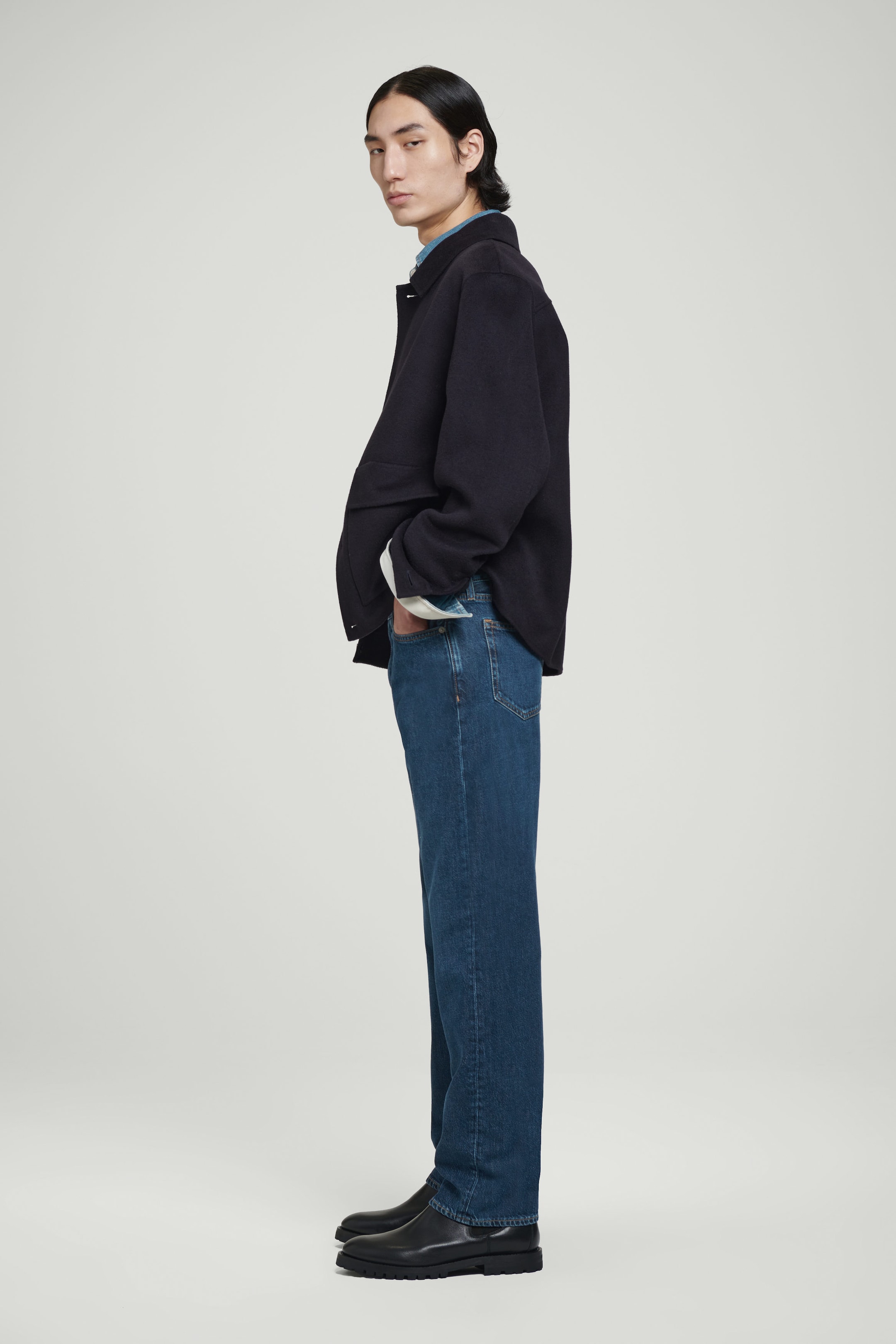 SIGNATURE STRAIGHT-LEG JEANS