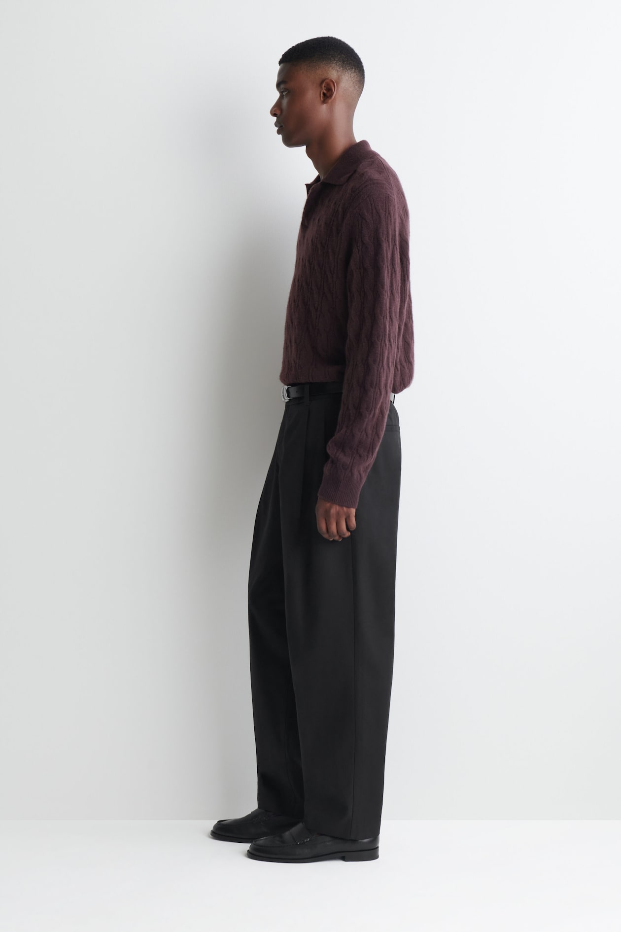 CABLE-KNIT PURE CASHMERE POLO SWEATER — BURGUNDY