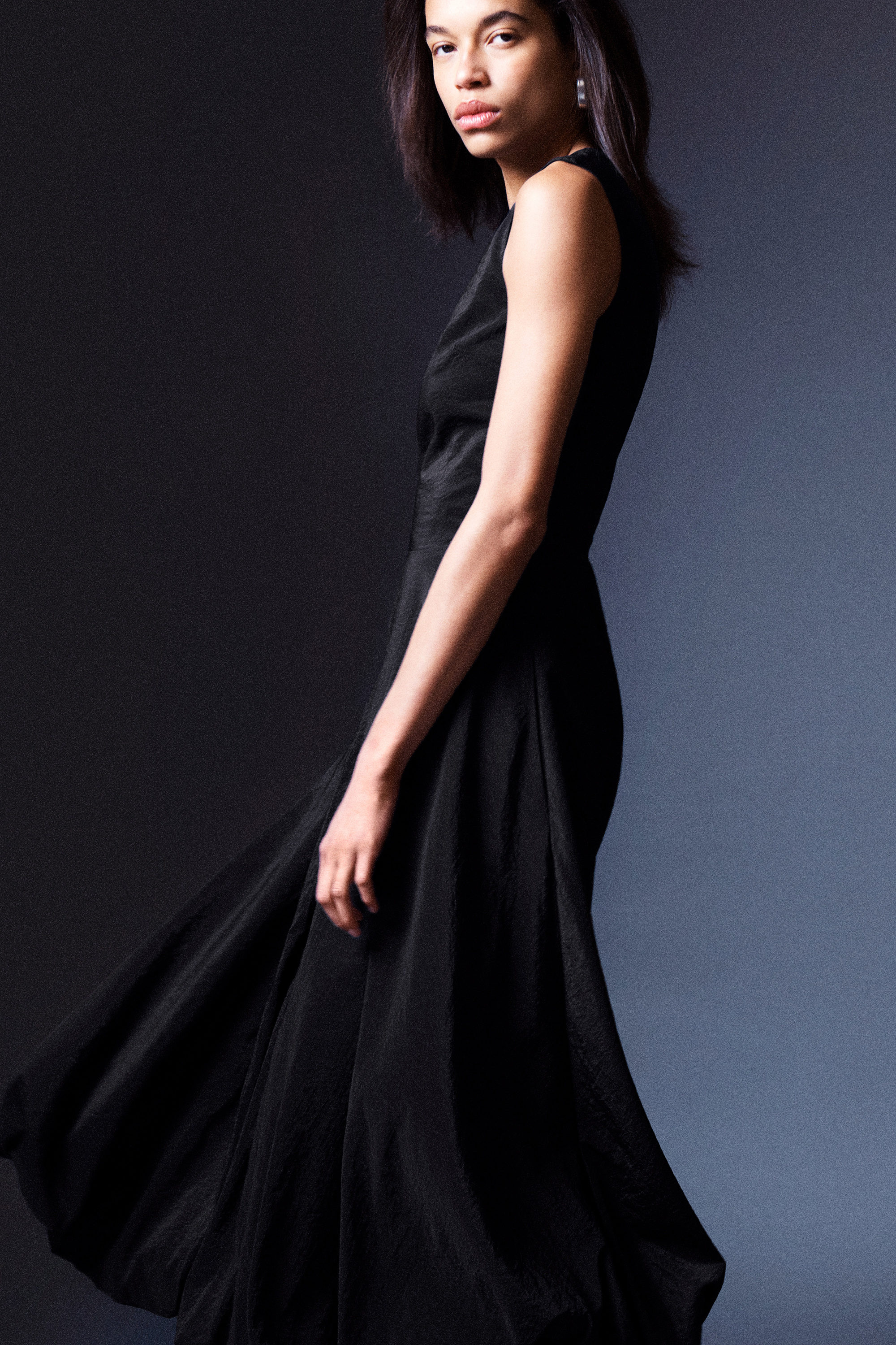 SLEEVELESS BUBBLE-HEM MIDI DRESS - NAVY | COS