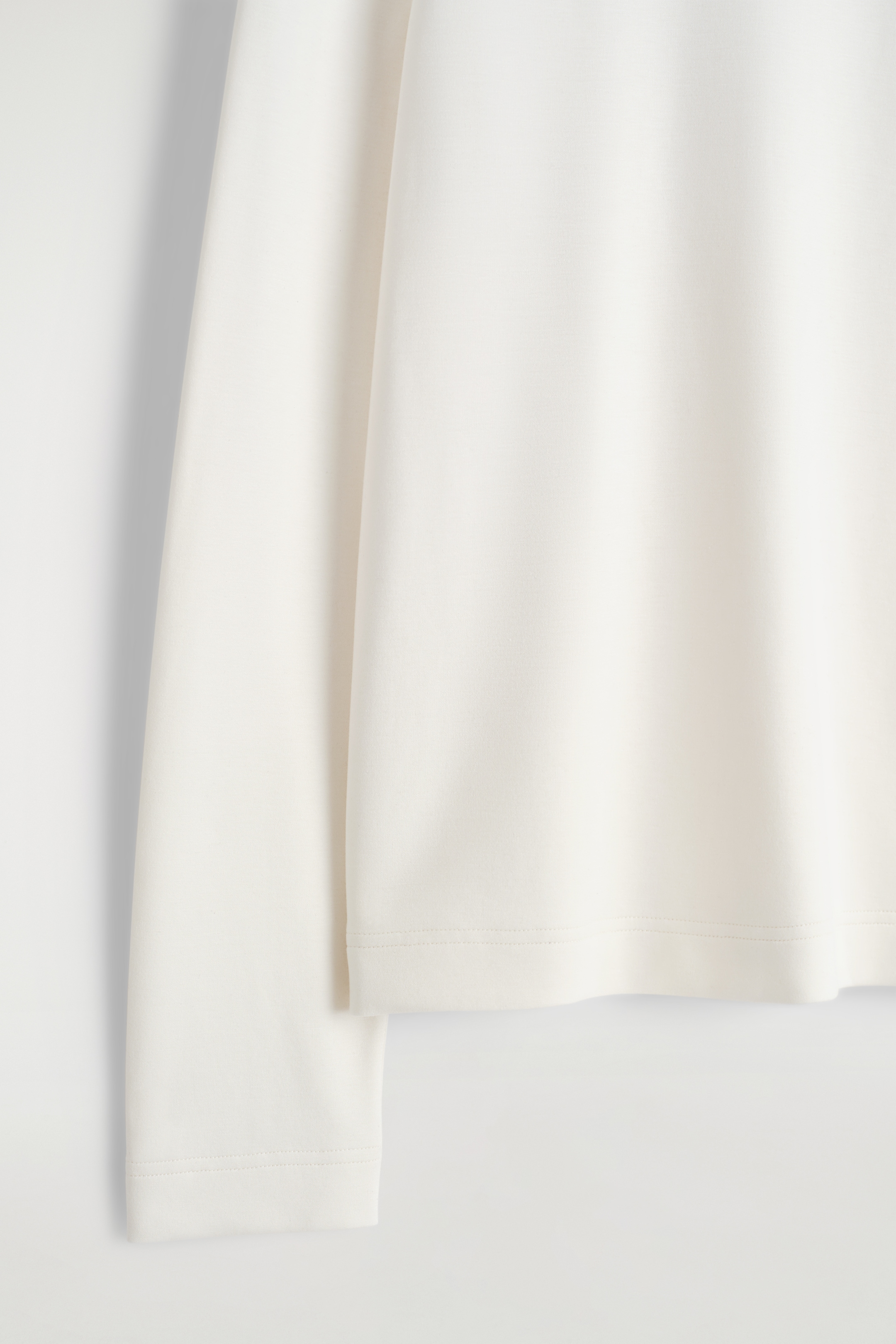 Grösseres Bild ansehen: OBERTEIL AUS JERSEY MIT HOHEM KRAGEN - WEISS - DAMEN | H&M CH 7