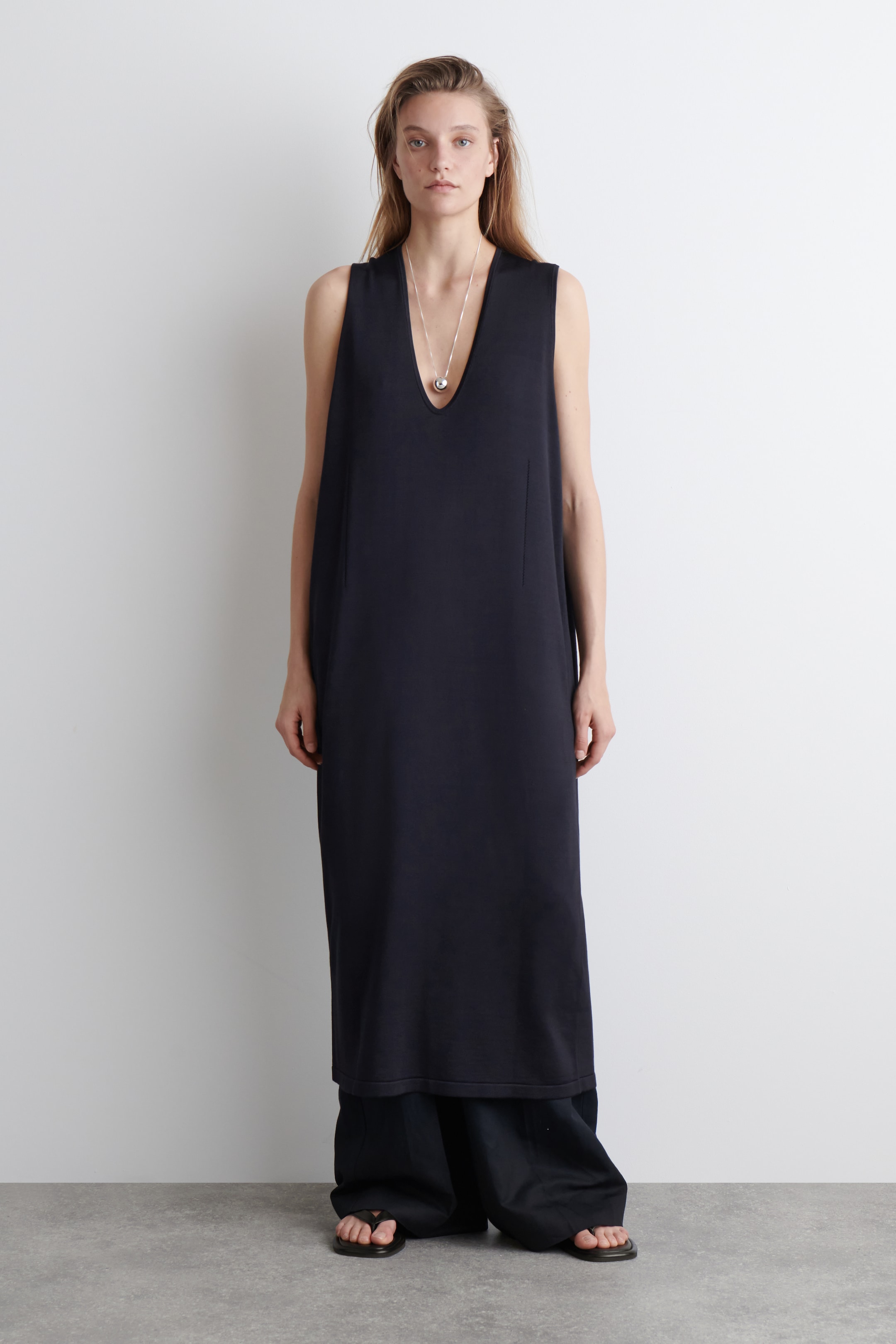 Grotere afbeelding bekijken: Gebreide katoenen midi-jurk - MARINEBLAUW - DAMES | H&M BE 2