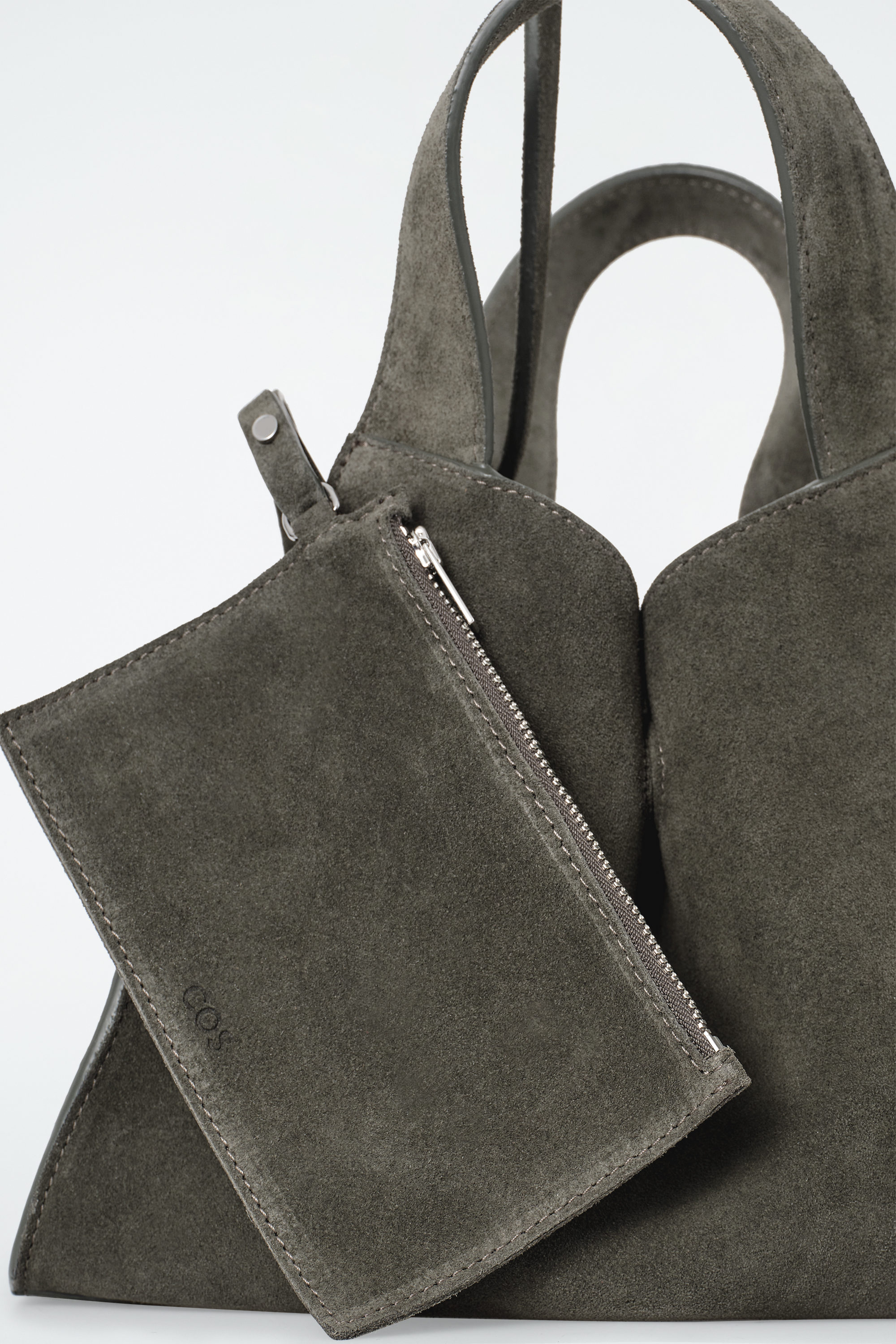 大人気【COS】ALCOVEミニトート - スエード ALCOVE MINI TOTE BAG - SUEDE - MOSS GREEN | COS