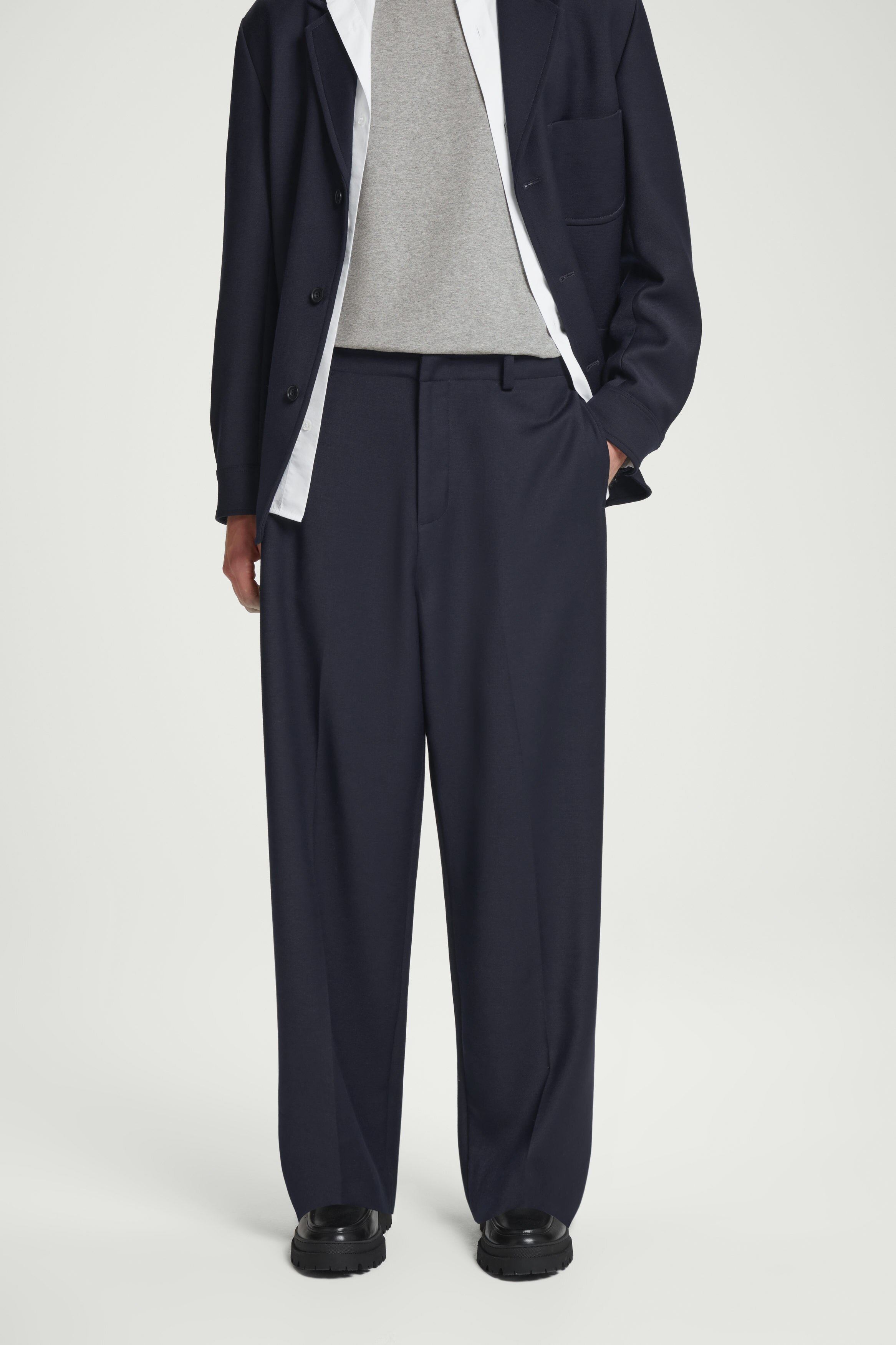 【MODERNIF】Lovis Wool Wide Slacks MERINO WOOL-BLEND WIDE-LEG TROUSERS - NAVY | COS