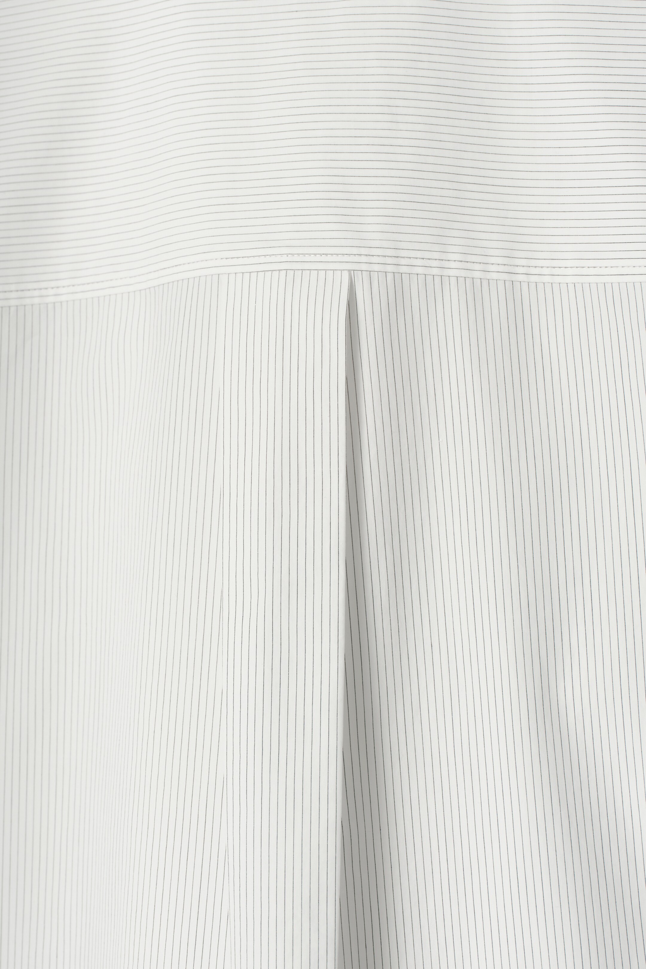 Vezi imaginea mai mare: CĂMAȘĂ DIN BUMBAC PIMA CROITĂ - IVORY / CU DUNGI FINE - FEMEI | H&M RO 7