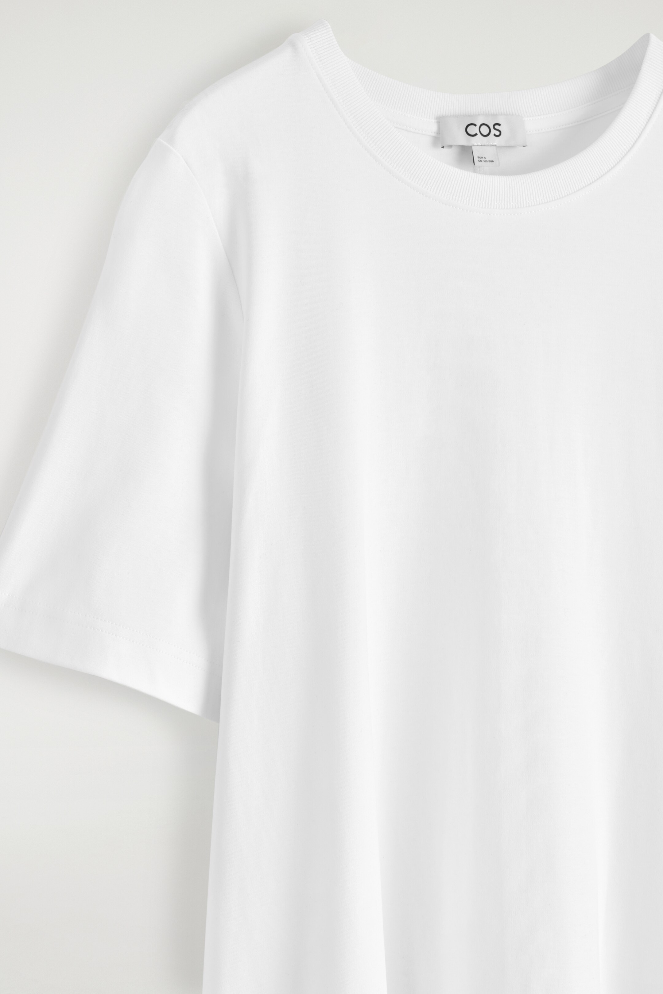 Vezi imaginea mai mare: ROCHIE TRICOU MINI ÎN LINIE A - ALB - FEMEI | H&M RO 6