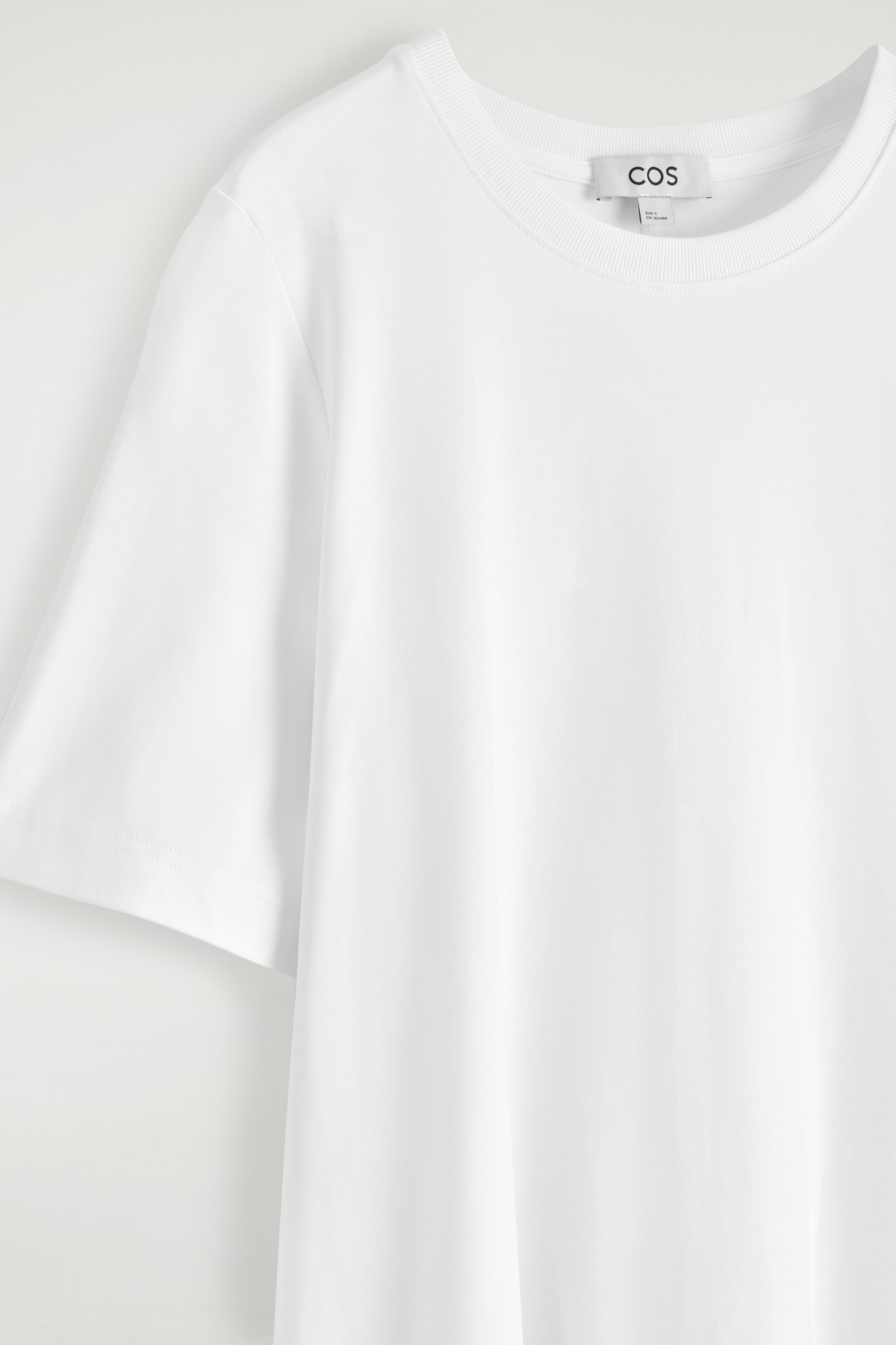 Größeres Bild anzeigen: KURZES T-SHIRT-KLEID IN A-LINIE - WEISS - Ladies | H&M AT 6