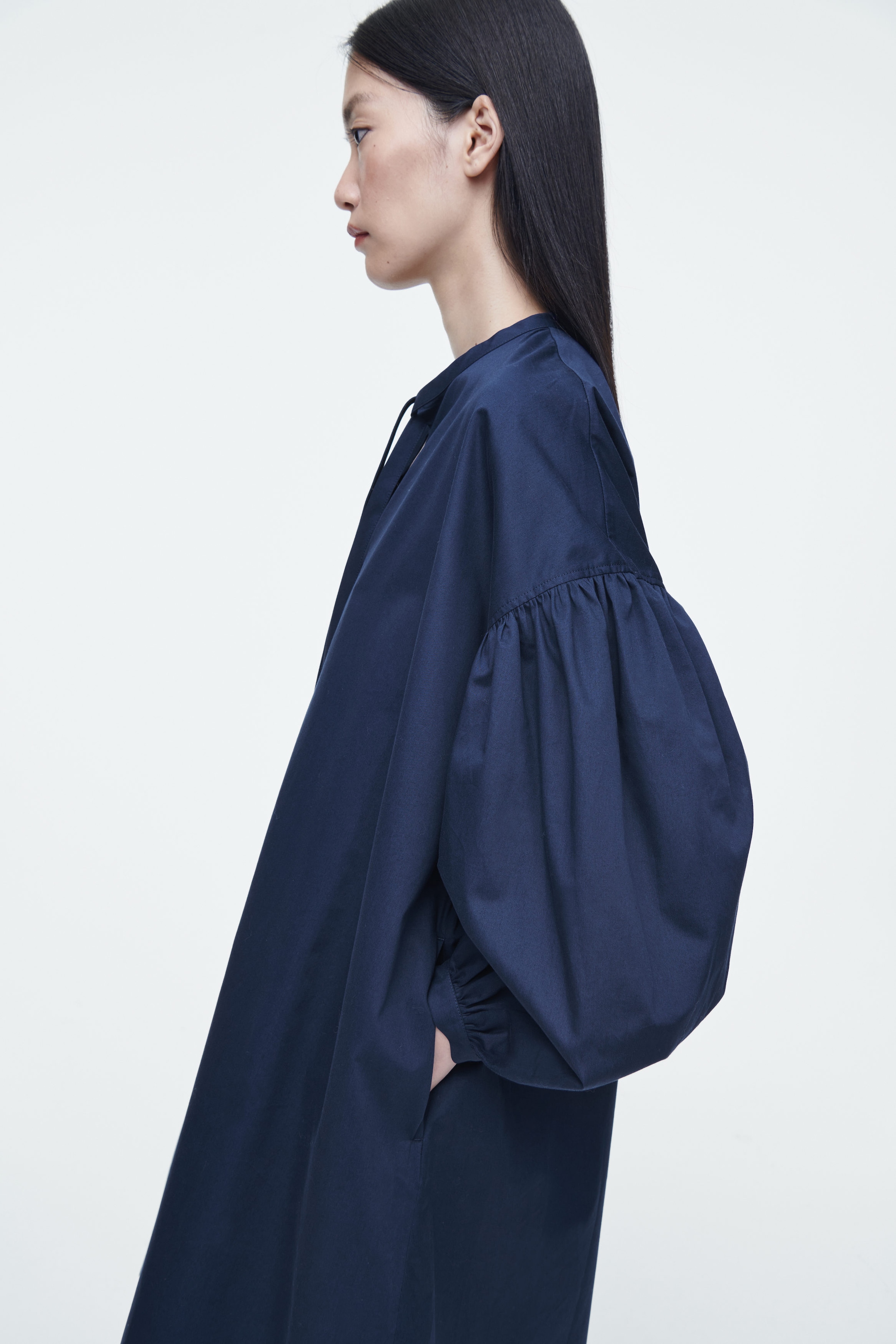 GATHERED TIE-DETAIL DRESS