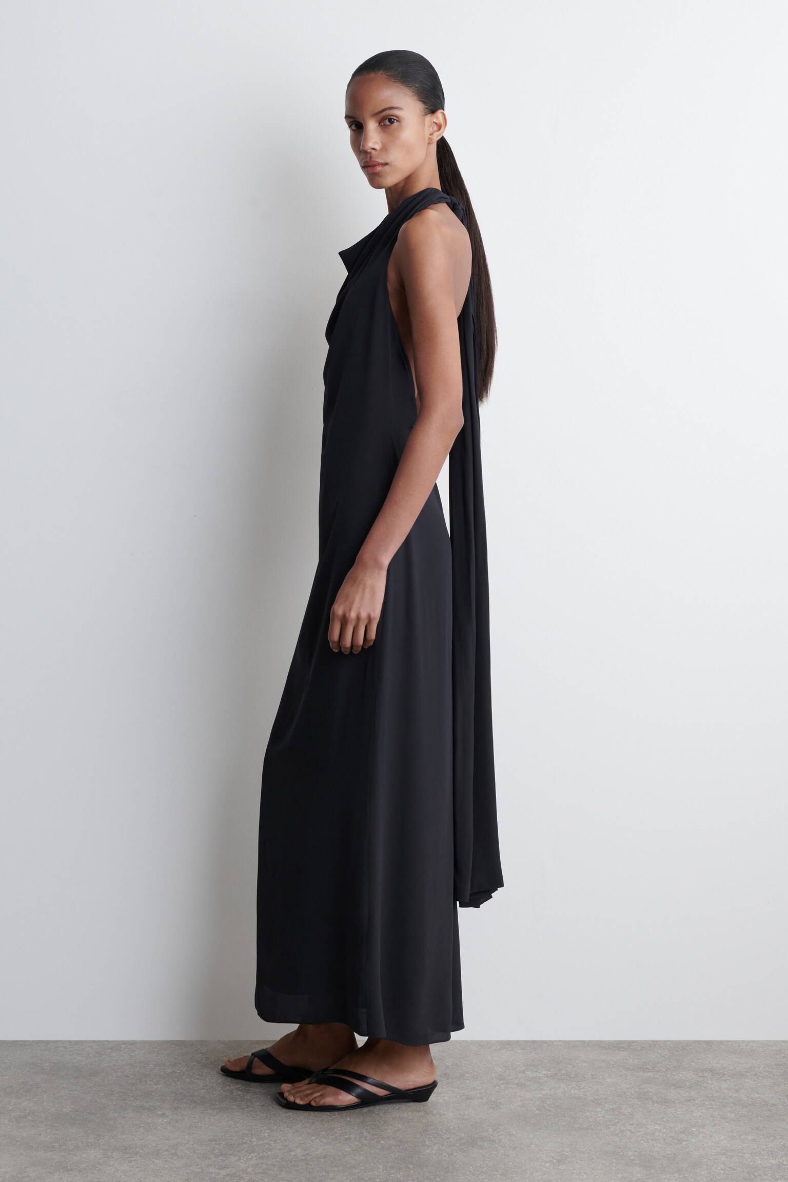ROBE LONGUE À COL BÉNITIER - BLEU MARINE - 6