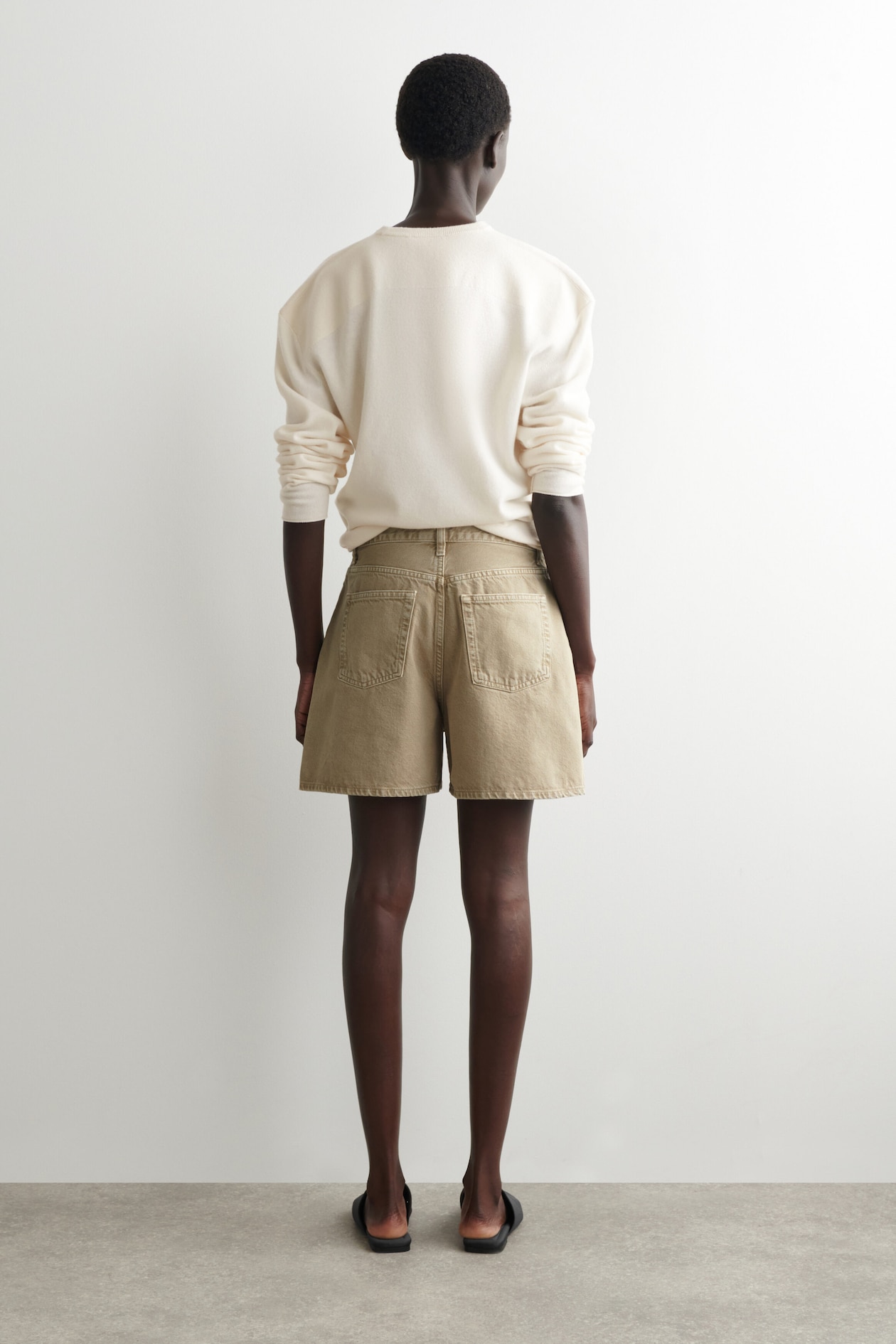 HIGH-RISE DENIM SHORTS — BEIGE