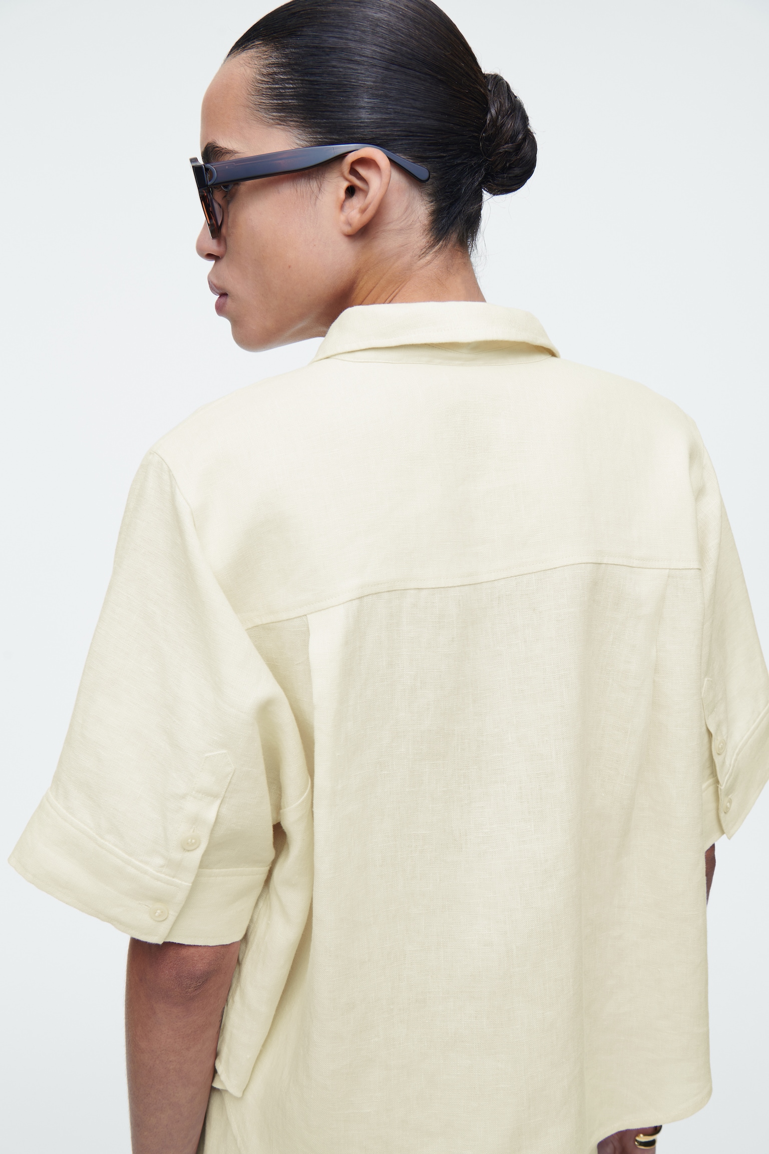 CHEMISE MANCHES COURTES SILHOUETTE CARRÉE EN LIN - JAUNE BEURRE/VERT/BLEU MARINE/BLANC - 7