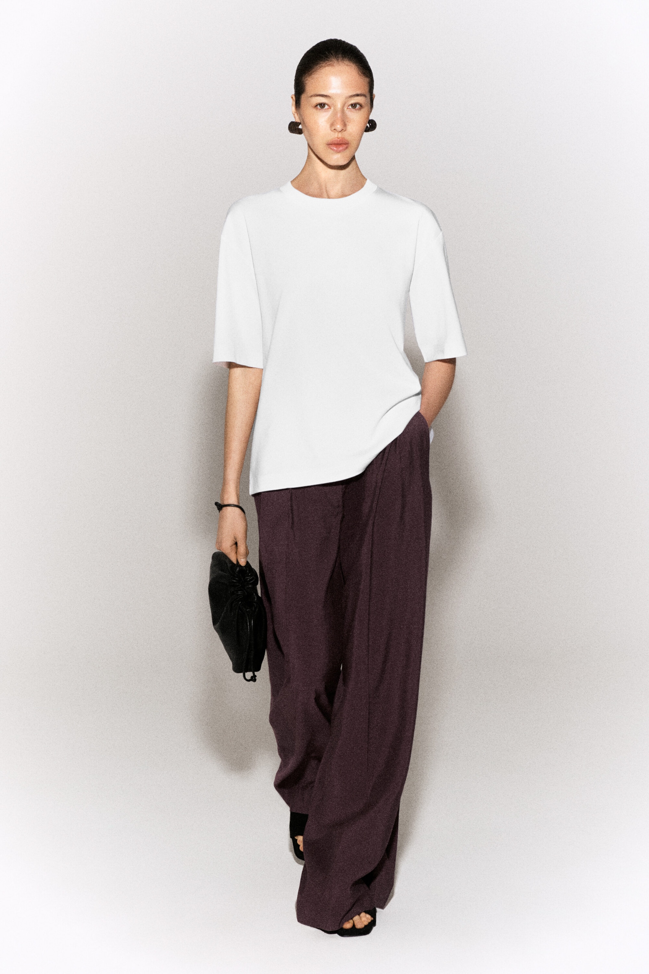 PANTALONI A GAMBA LARGA IN MODAL CON PINCES