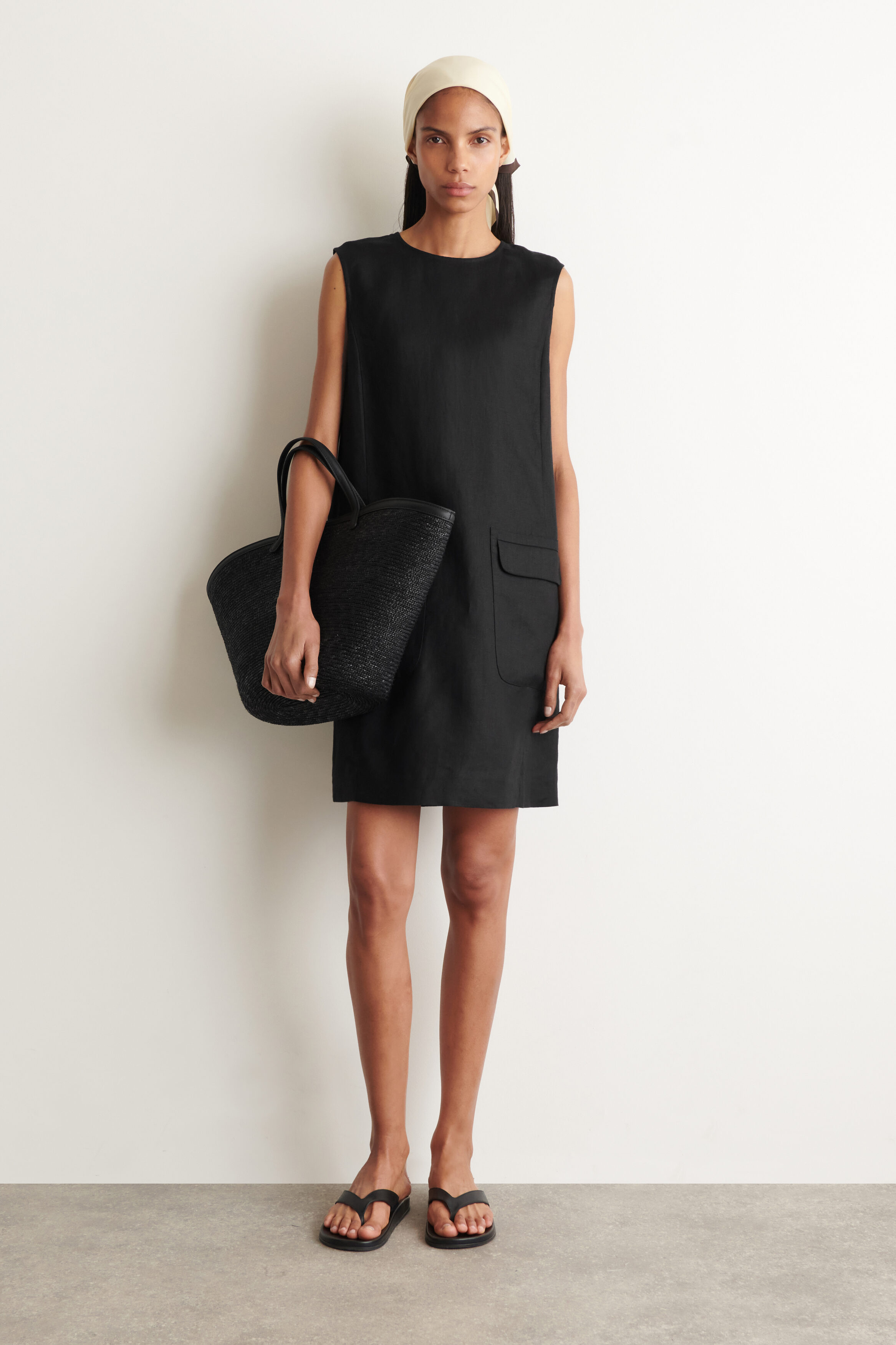 LINEN MINI SHIFT DRESS - BLACK | COS US