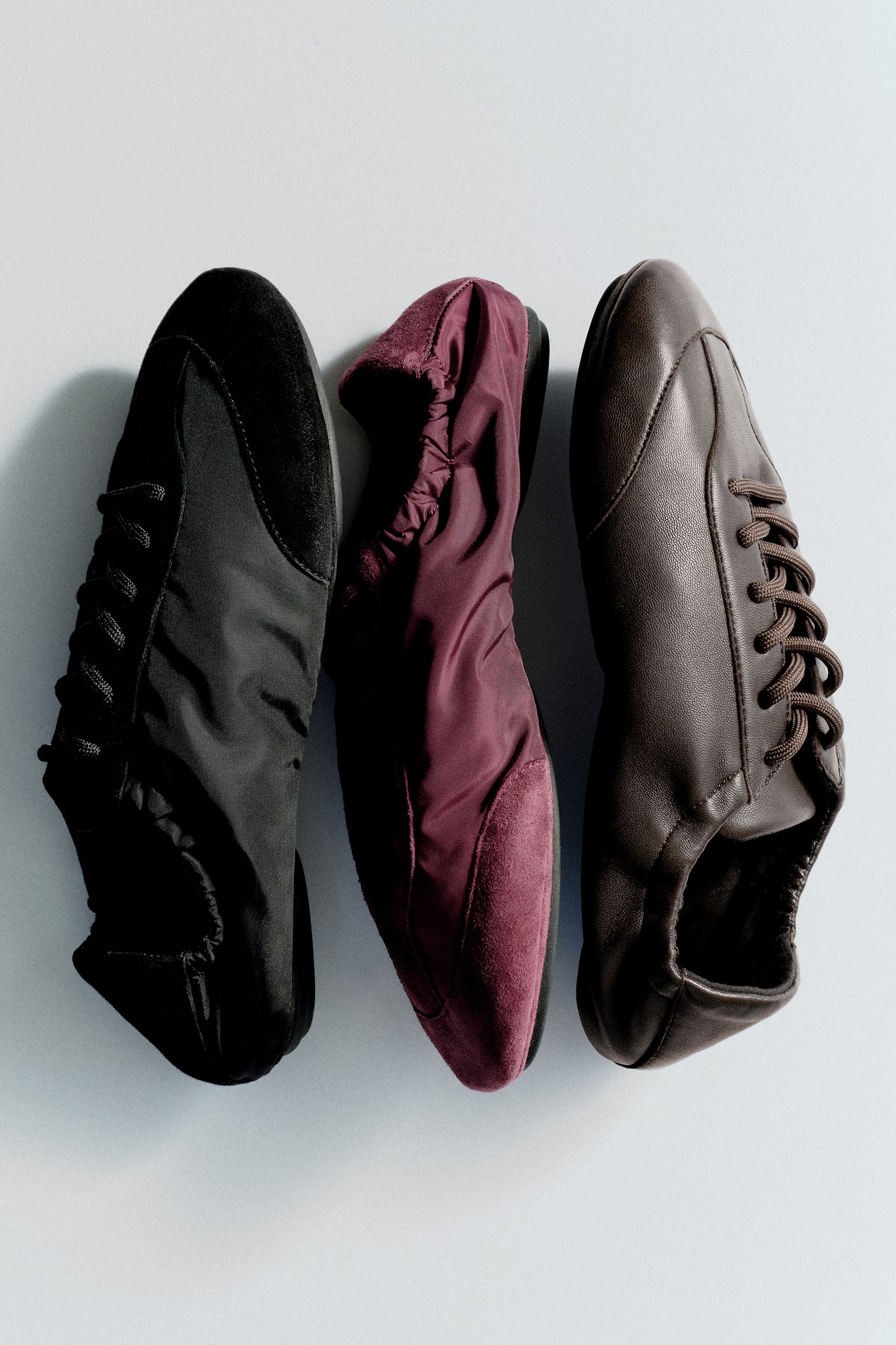 BALLERINAS AUS VELOURSLEDER UND NYLON - SCHWARZ/BORDEAUX - 7