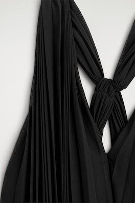 TIE-DETAIL PLEATED GEORGETTE MAXI DRESS — BLACK 5