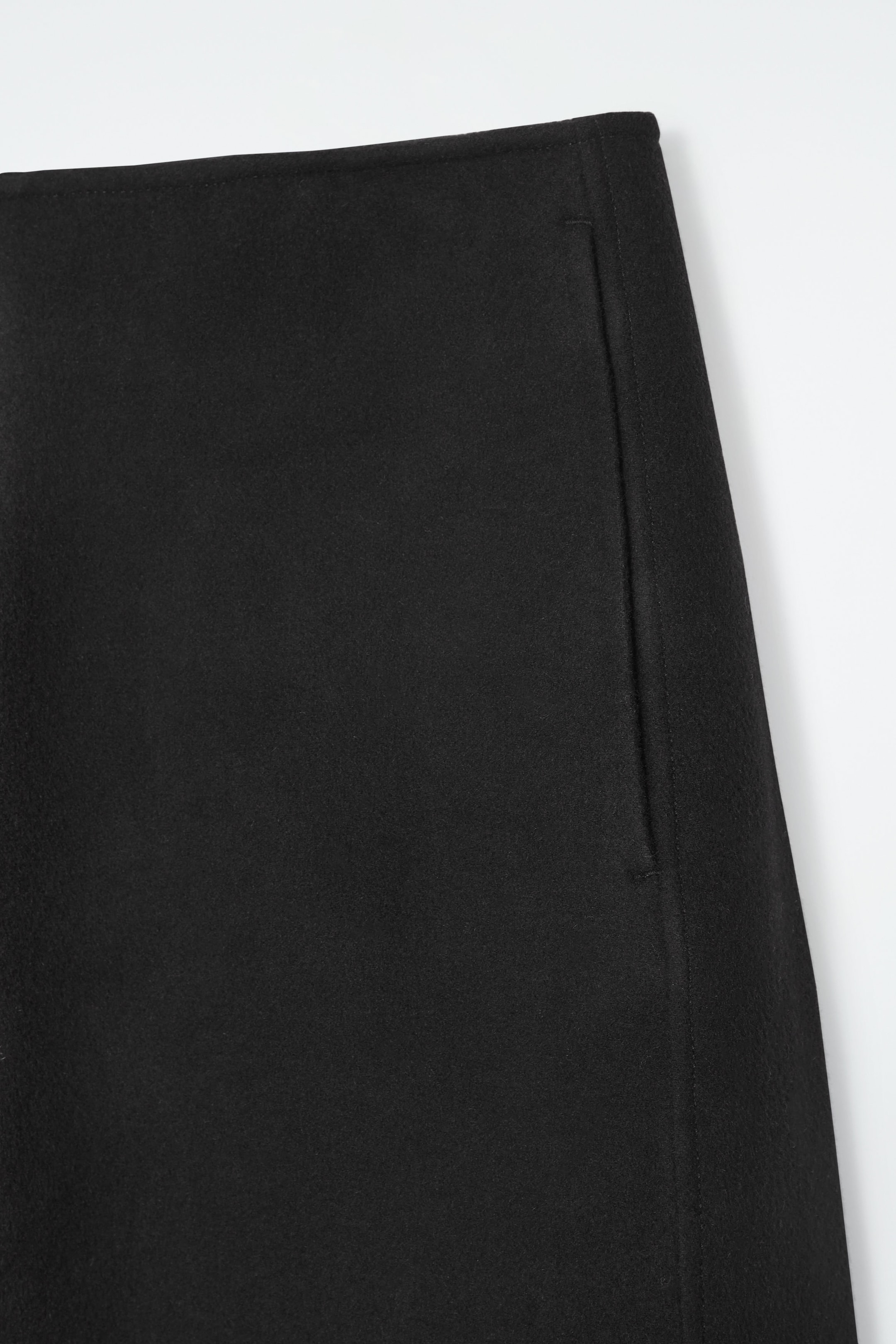 DOUBLE-FACED WOOL BARREL-LEG PANTS