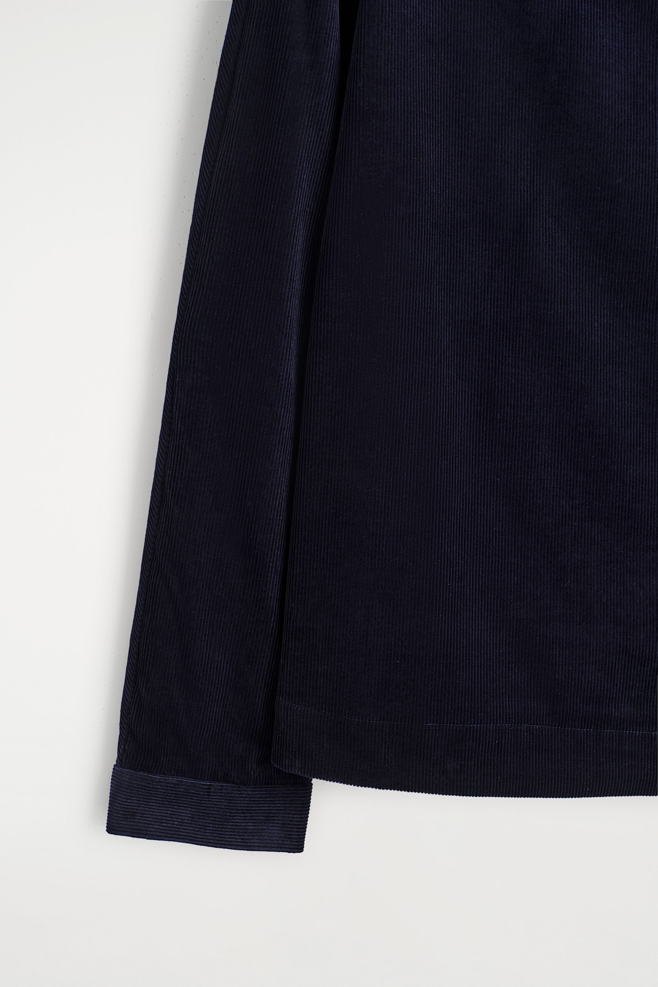 OBERTEIL AUS CORD MIT GERADEM AUSSCHNITT