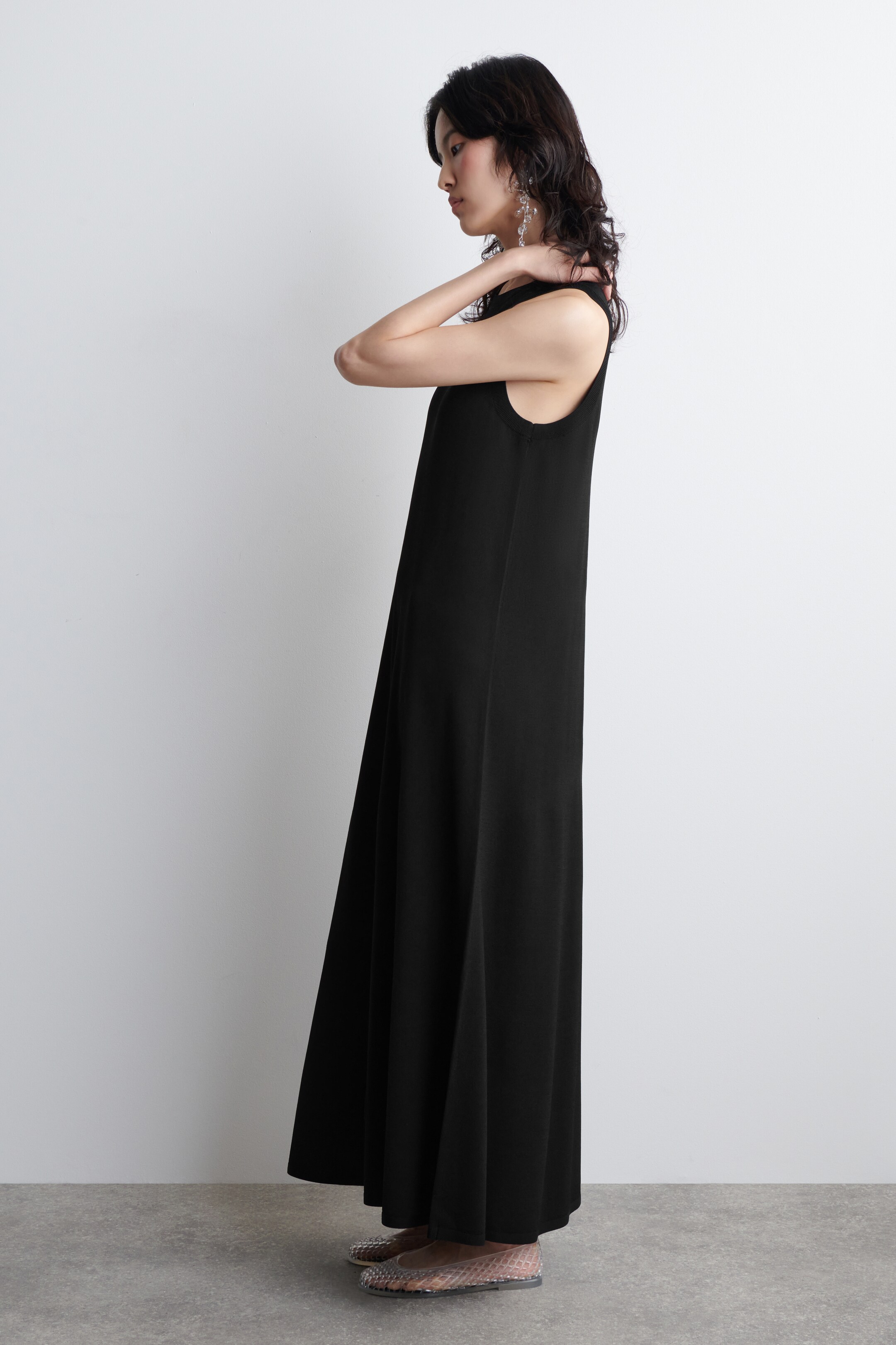 Agrandir l'image: ROBE MIDI SANS MANCHES EN MAILLE - NOIR - FEMME | H&M CH 3