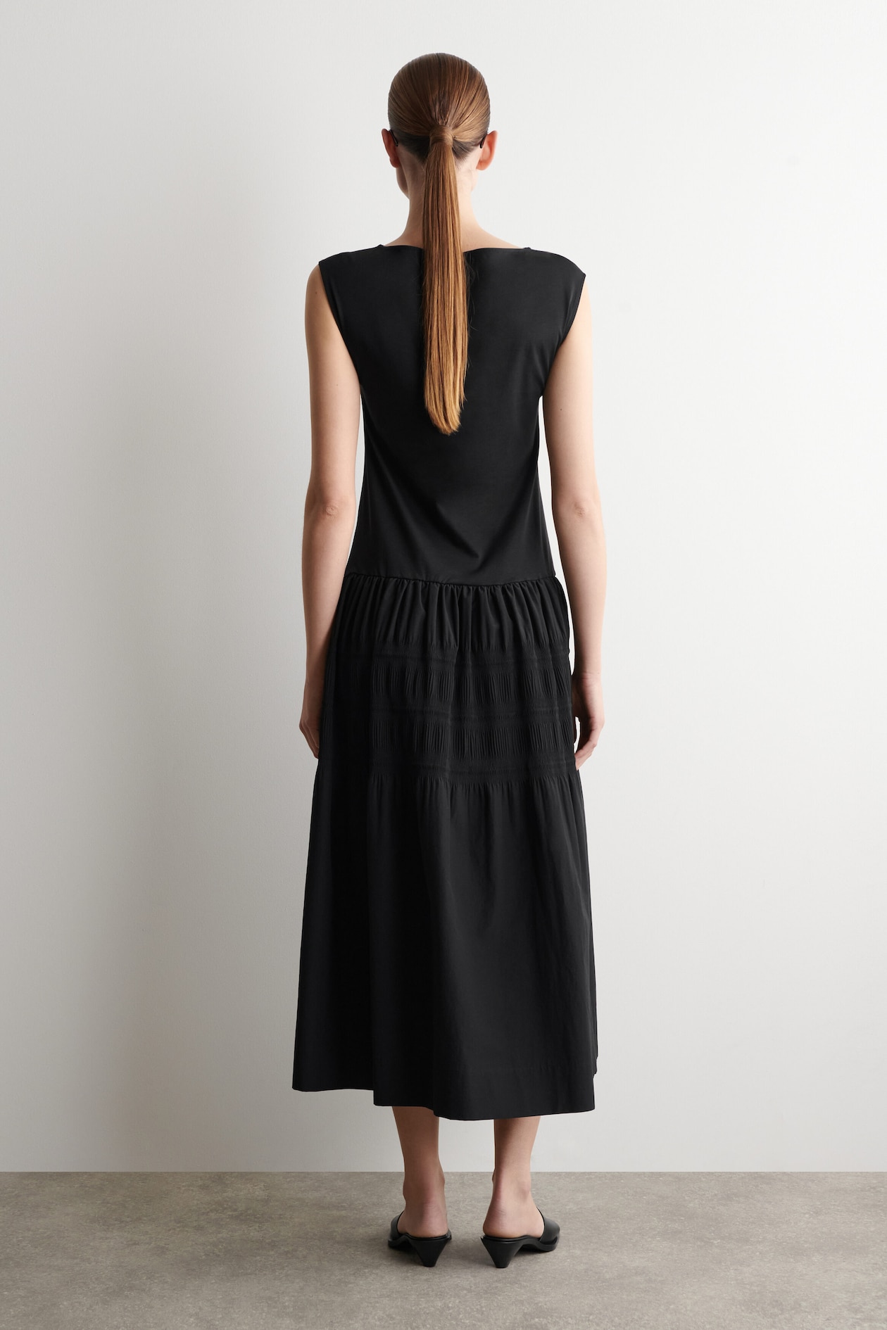 TIERED GATHERED MIDI DRESS — BLACK