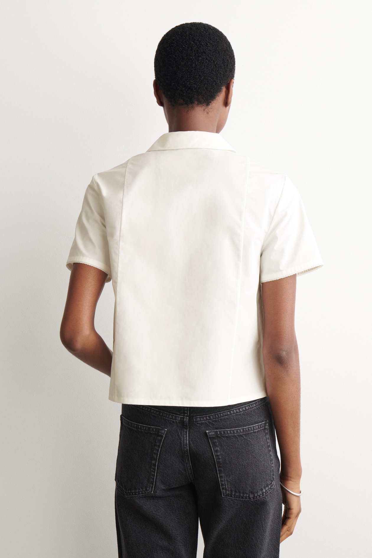 CURVED-COLLAR COTTON-POPLIN SHIRT — WHITE