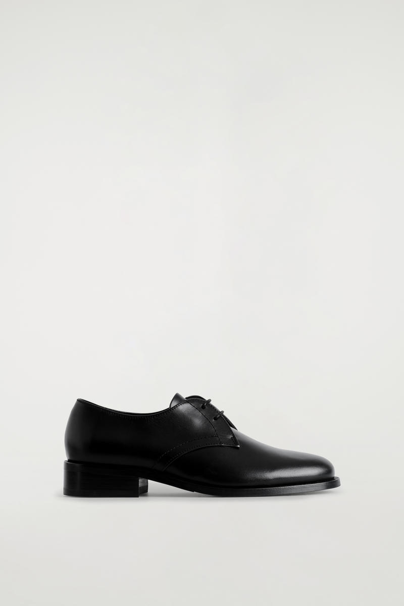 Cos Scarpe Derby In Pelle In Black