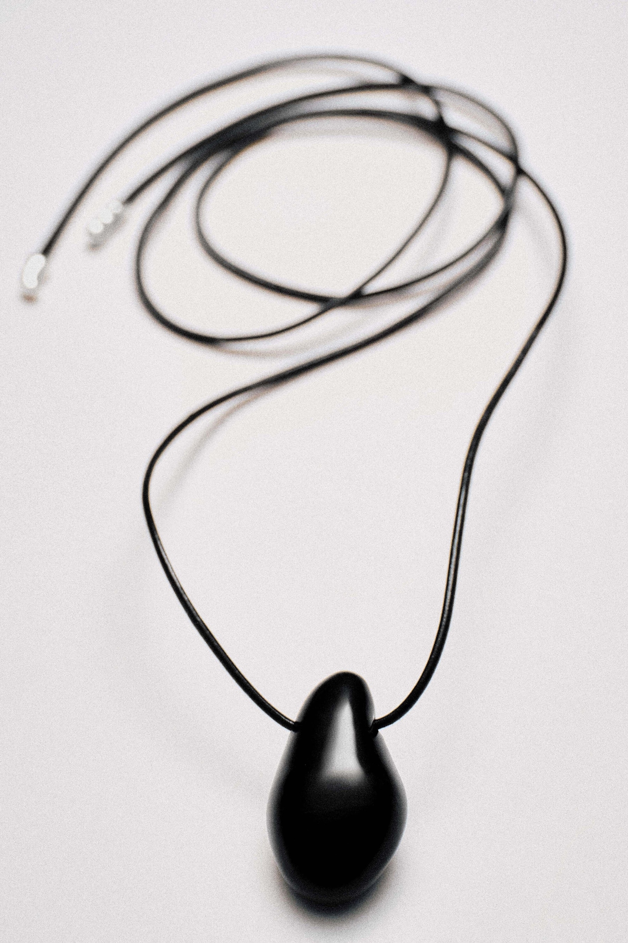DOMED GLASS PENDANT NECKLACE — BLACK