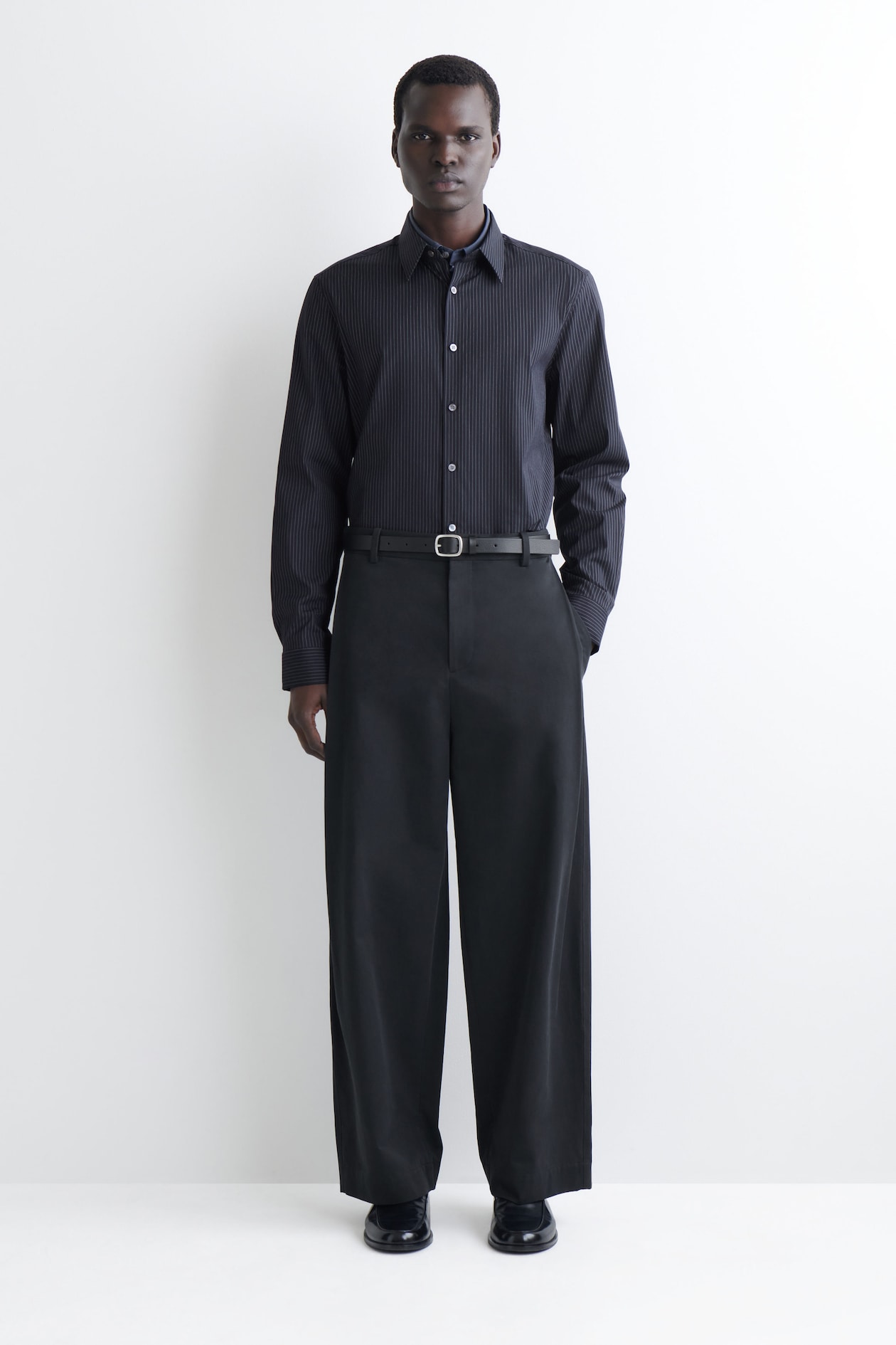 SLIM TAILORED COTTON-POPLIN SHIRT — NAVY / PINSTRIPED