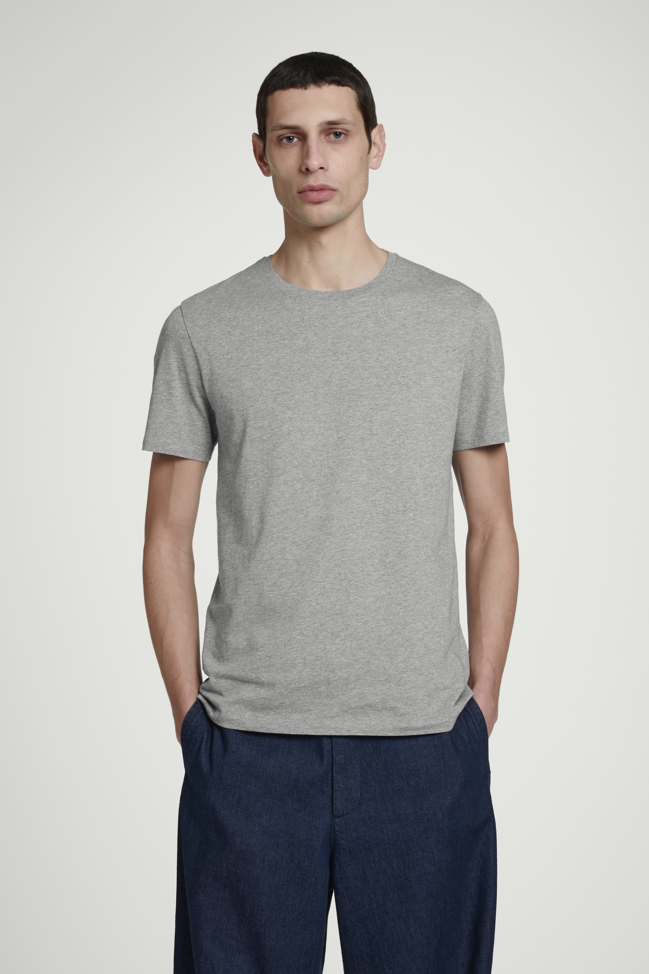 Grotere afbeelding bekijken: 3-PACK REGULIERE KATOENEN T-SHIRTS - MARINE / GRIJS / WIT - HEREN | H&M BE 6