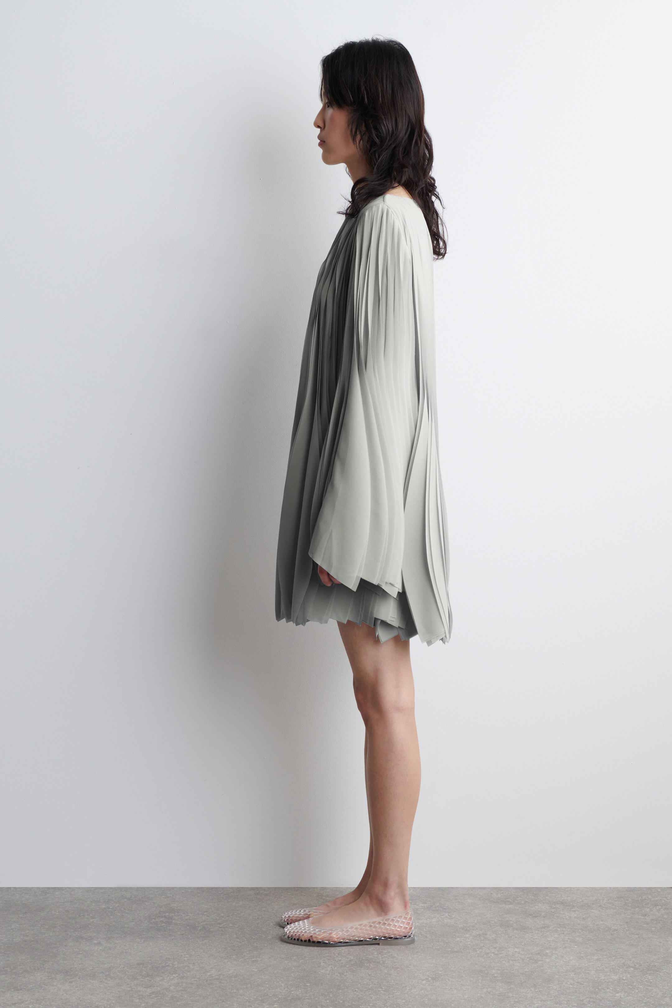 Grotere afbeelding bekijken: Petal mini-jurk - DUIFGRIJS - DAMES | H&M NL 2
