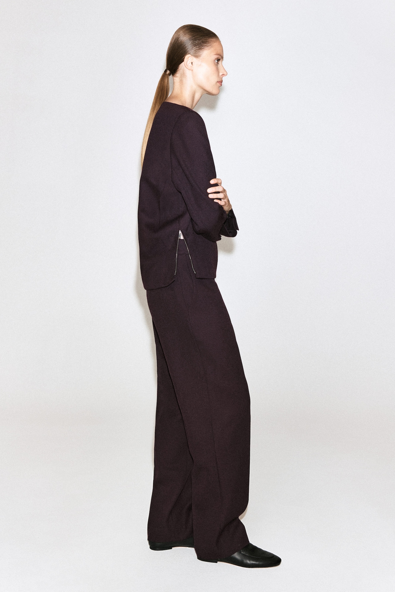 TAILORED WOOL BOAT-NECK TOP — UMBER
