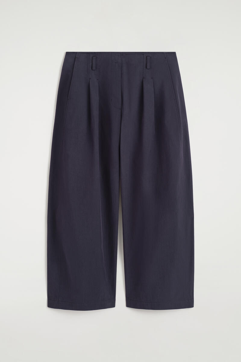 Pleated Cotton Barrel-Leg Pants