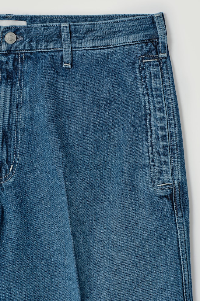 RELAXED LIGHTWEIGHT DENIM SHORTS — BLUE