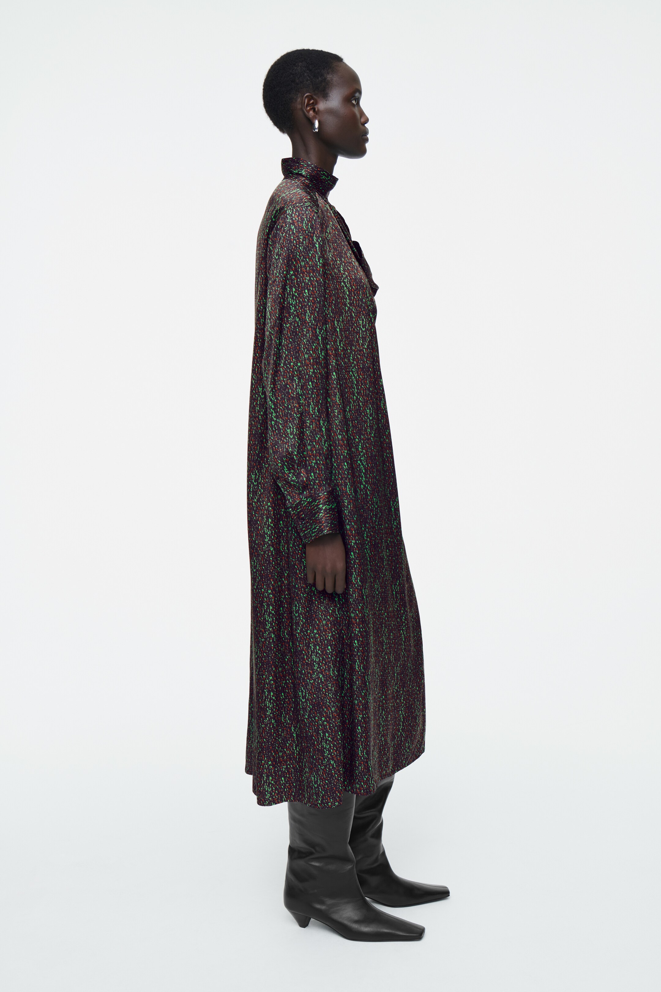 Grösseres Bild ansehen: BEDRUCKTES MIDIKLEID MIT SCHALDETAIL - HOUSE OF YES - DAMEN | H&M CH 3
