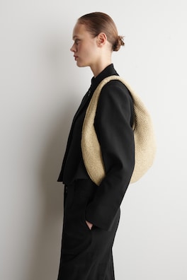 CURVED SHOULDER BAG - STRAW — BEIGE 2