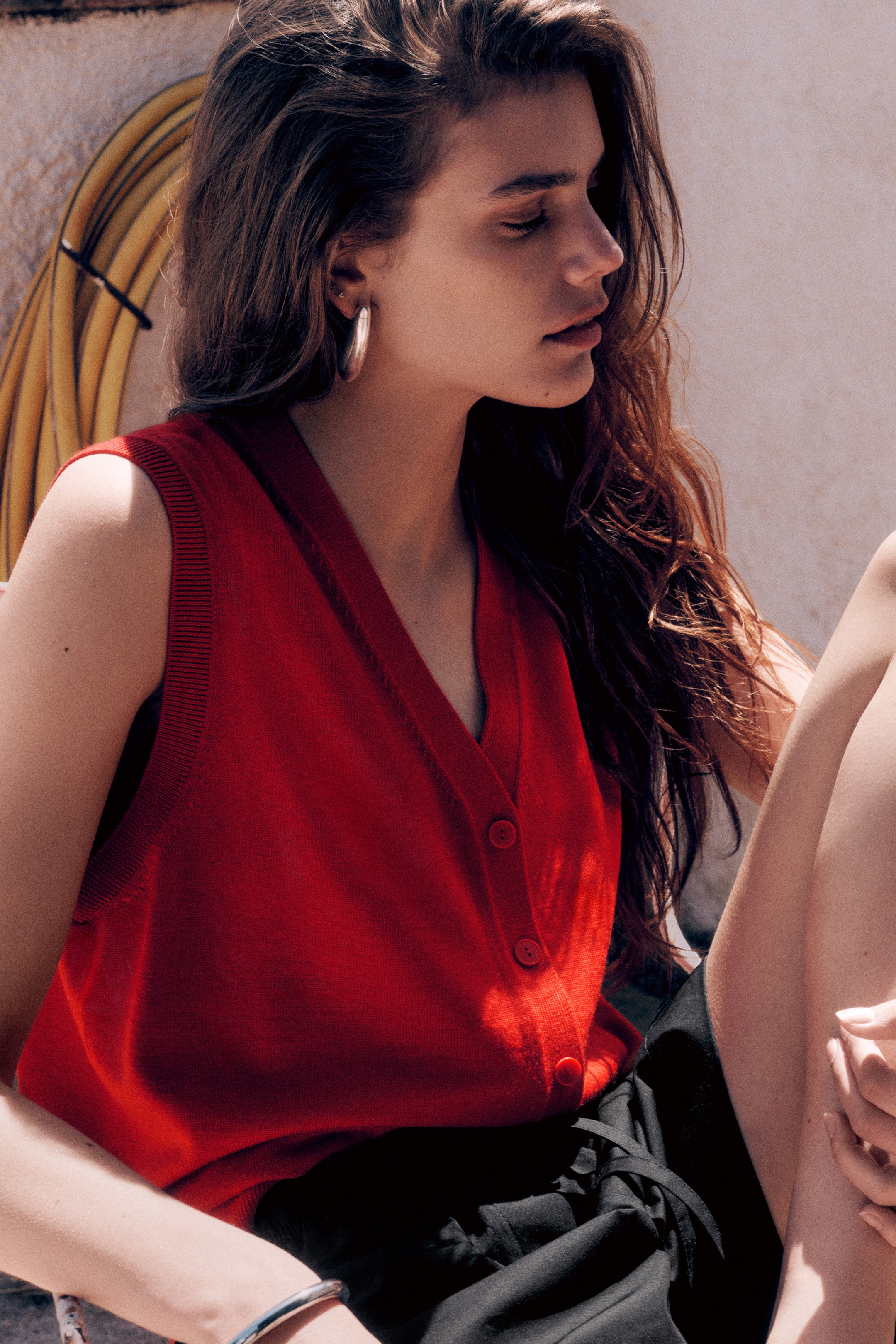 V-NECK MERINO WOOL WAISTCOAT
